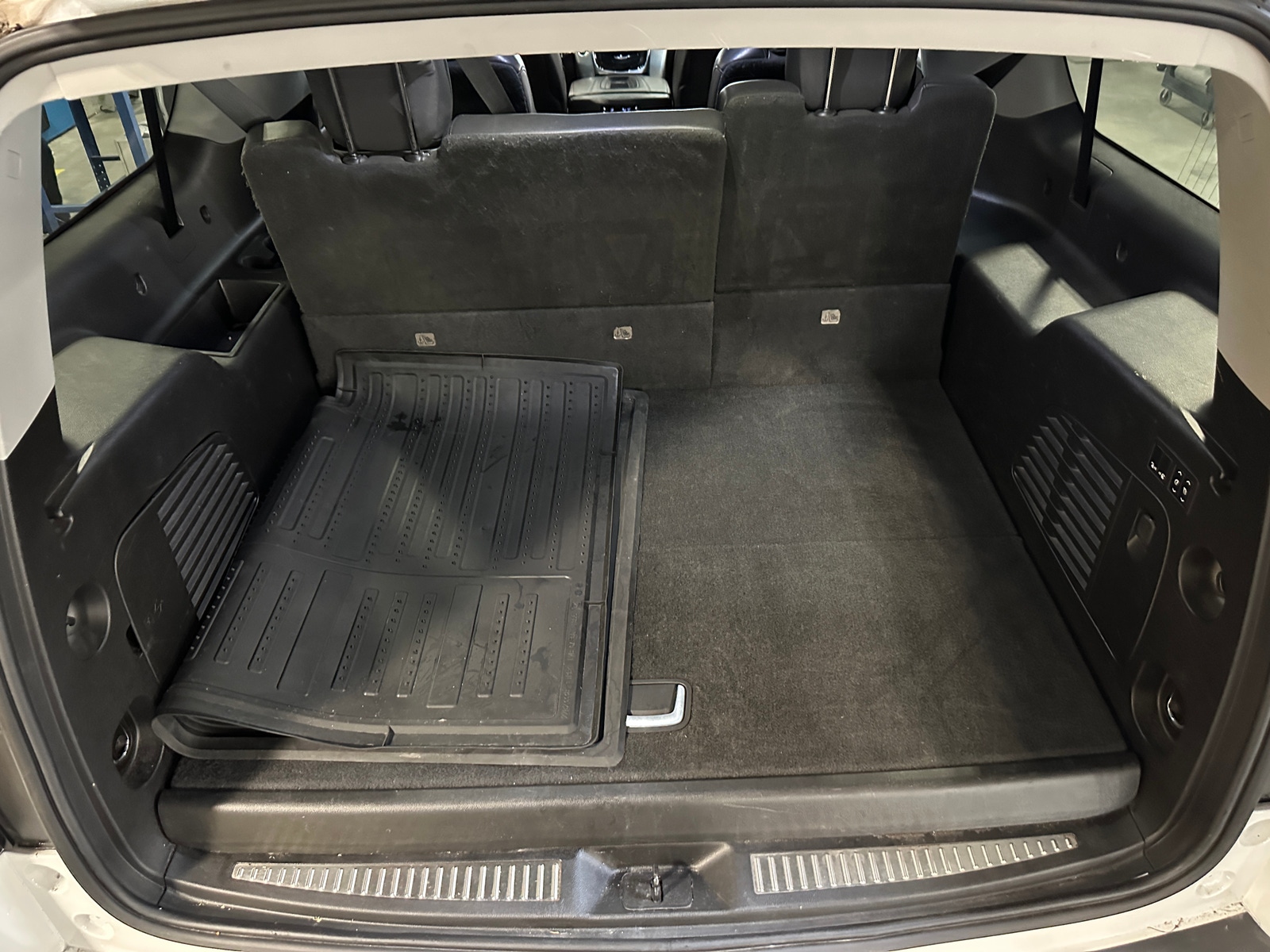 Thumbnail: 2018 Cadillac Escalade - 6