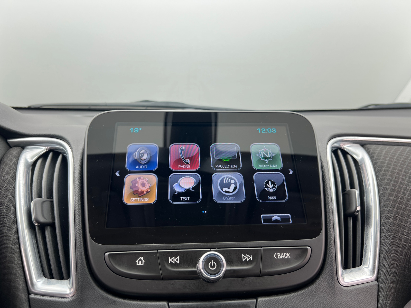 Thumbnail: 2017 Chevrolet Malibu - 4