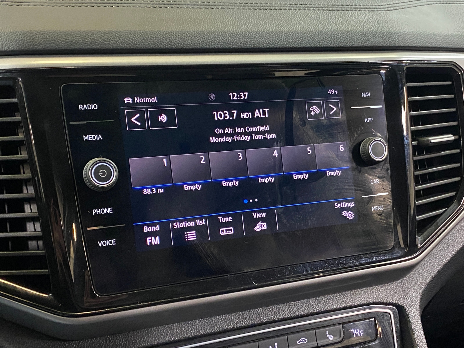 Thumbnail: 2021 Volkswagen Atlas - 3