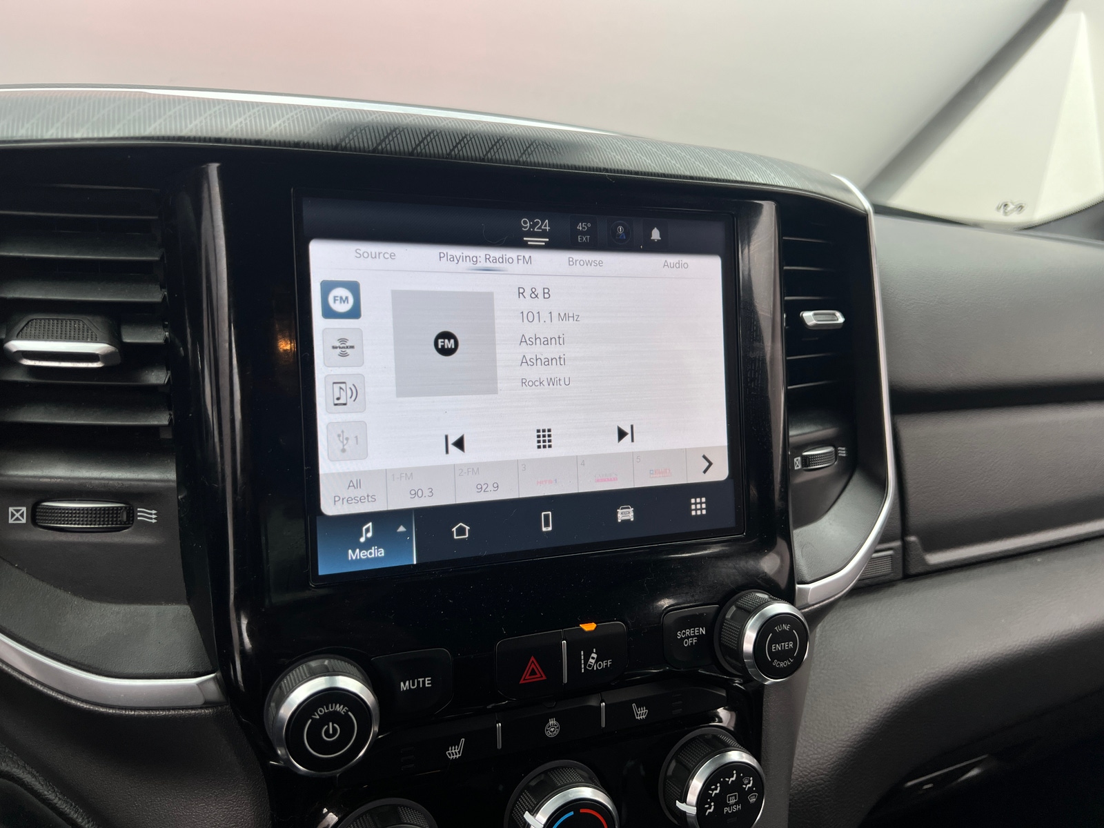 Thumbnail: 2025 RAM 1500 - 4