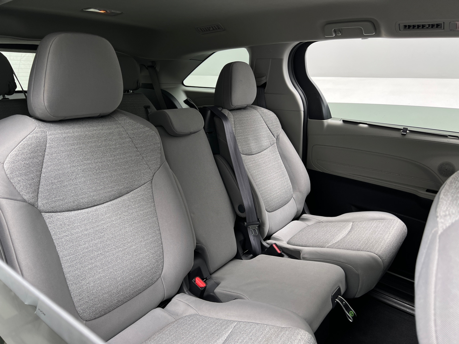 Thumbnail: 2021 Toyota Sienna - 6