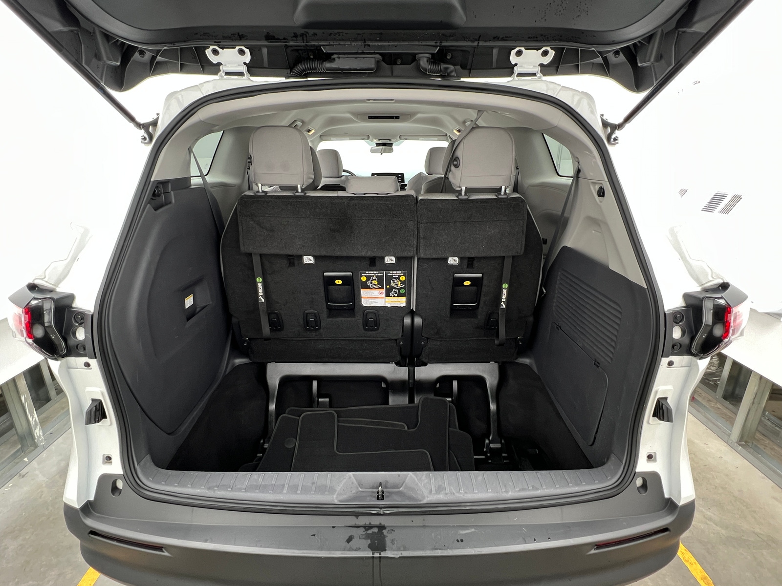 Thumbnail: 2021 Toyota Sienna - 7