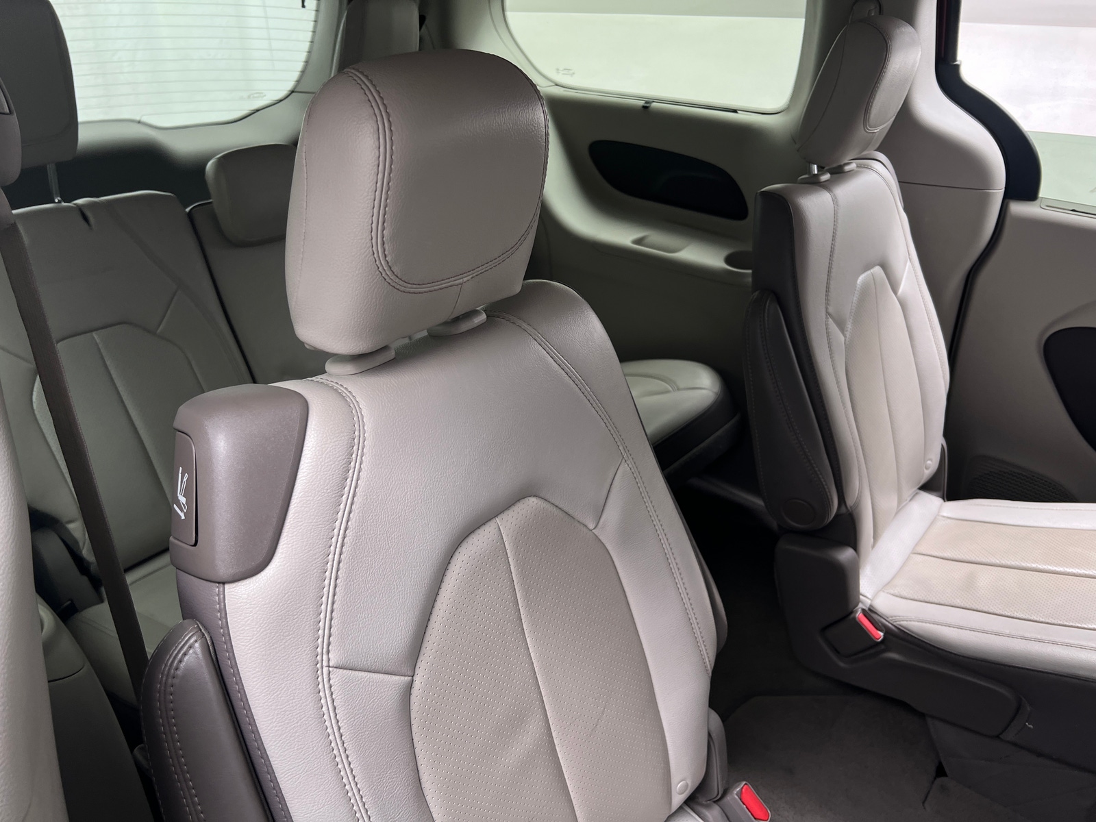 Thumbnail: 2019 Chrysler Pacifica - 5