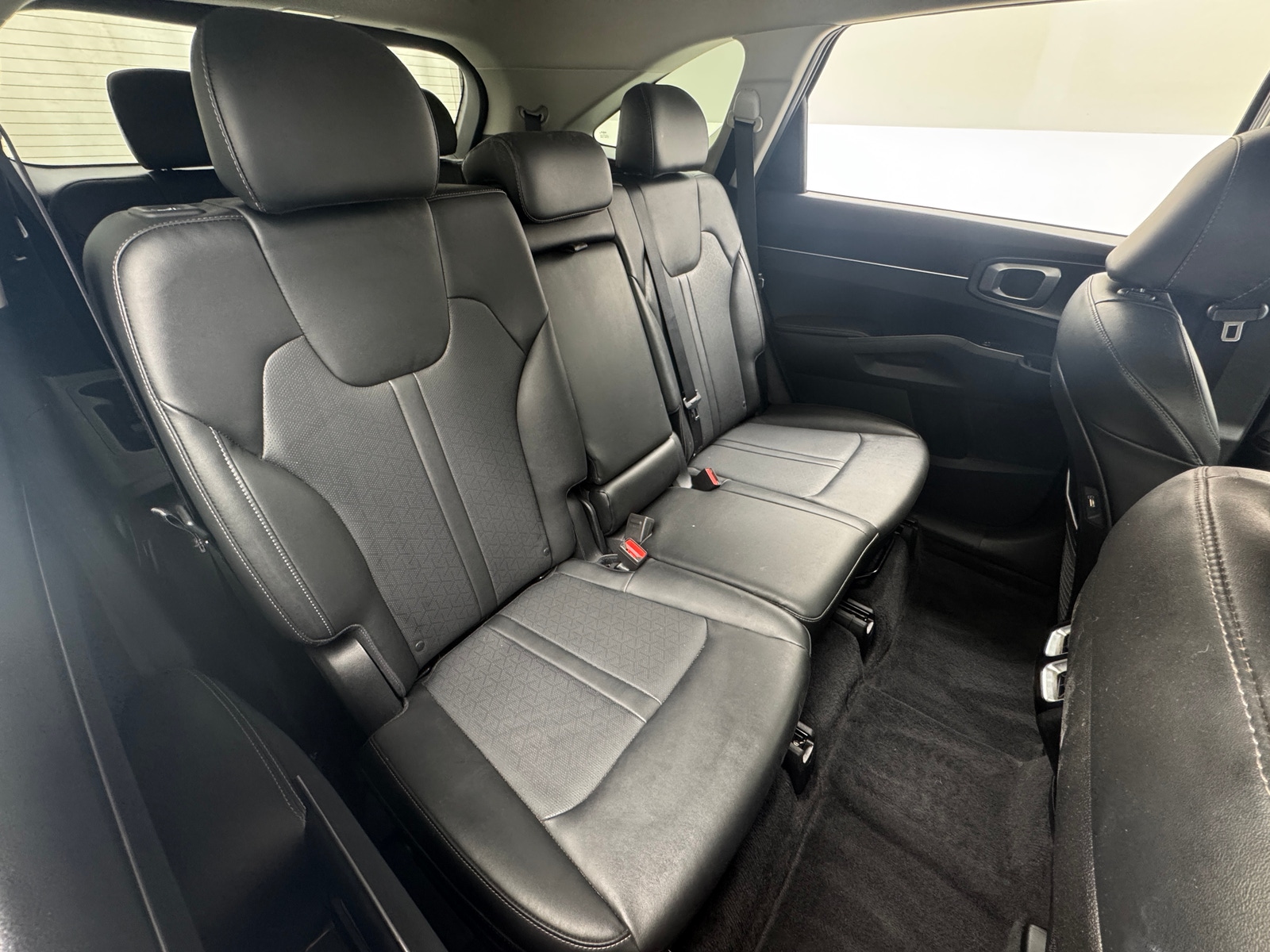 Thumbnail: 2022 Kia Sorento - 5