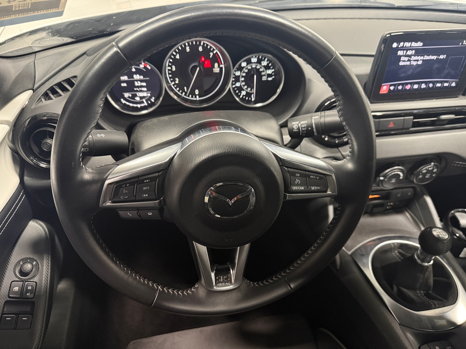 Thumbnail: 2022 Mazda MX-5 Miata - 5