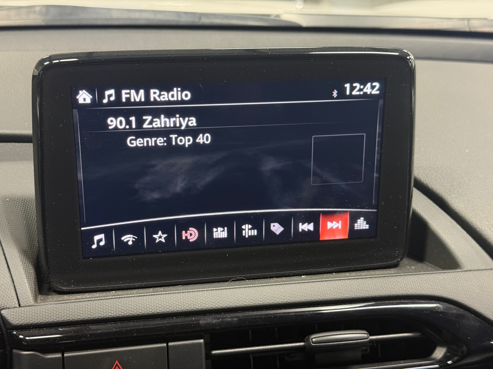 Thumbnail: 2022 Mazda MX-5 Miata - 4