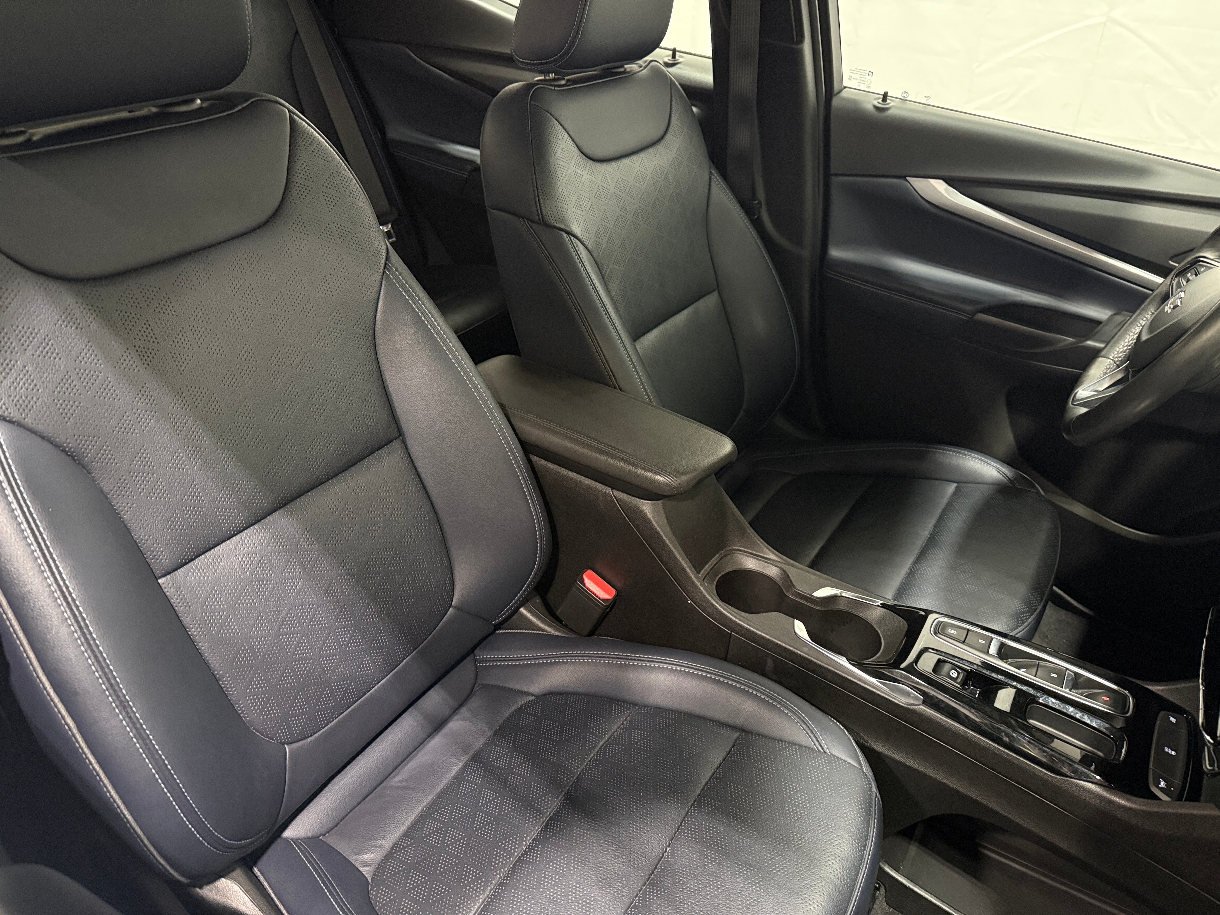 Used 2022 Chevrolet Bolt EUV LT with VIN 1G1FY6S04N4133808 for sale in Auburn, WA