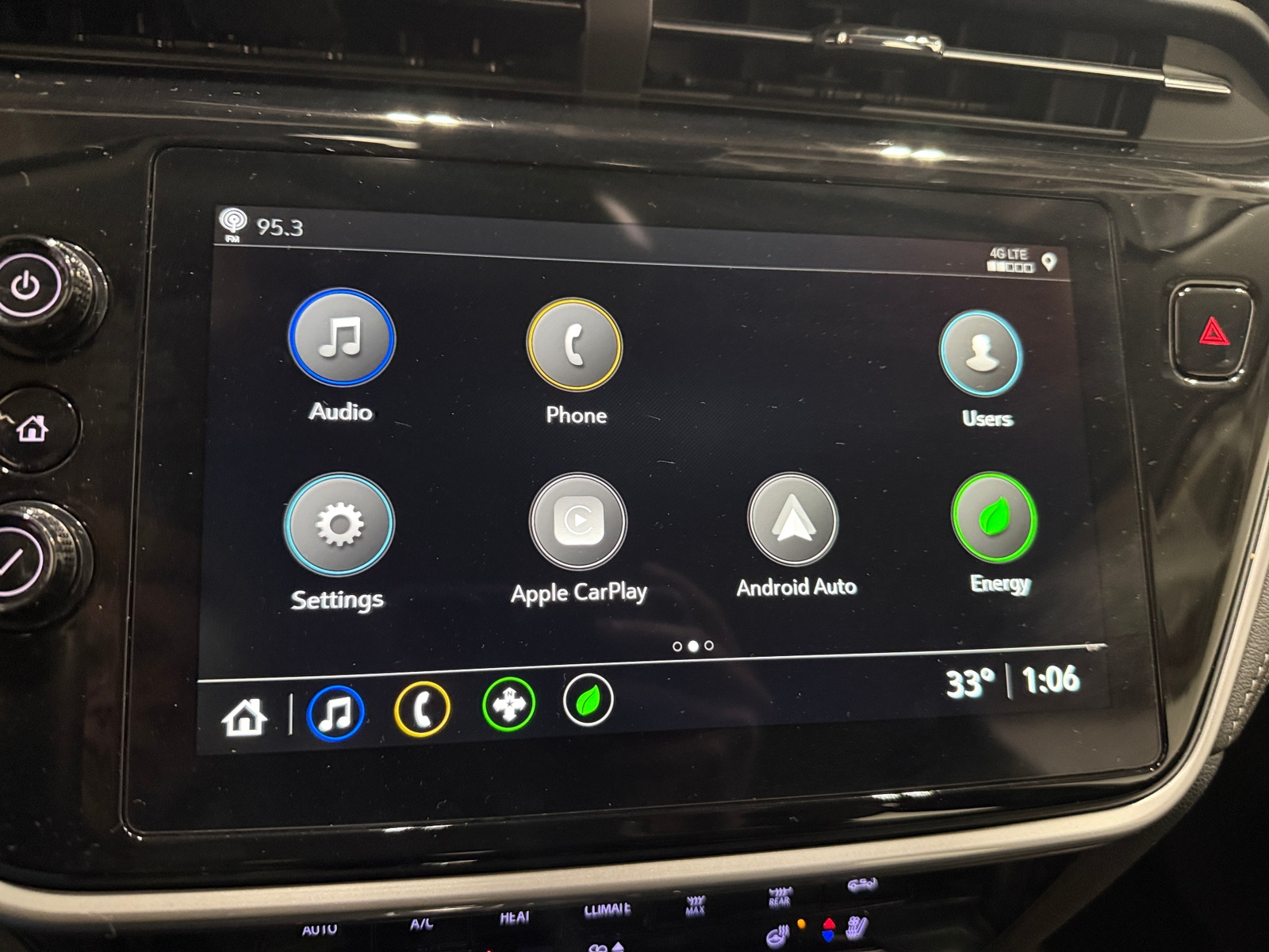 Thumbnail: 2022 Chevrolet Bolt EUV - 3