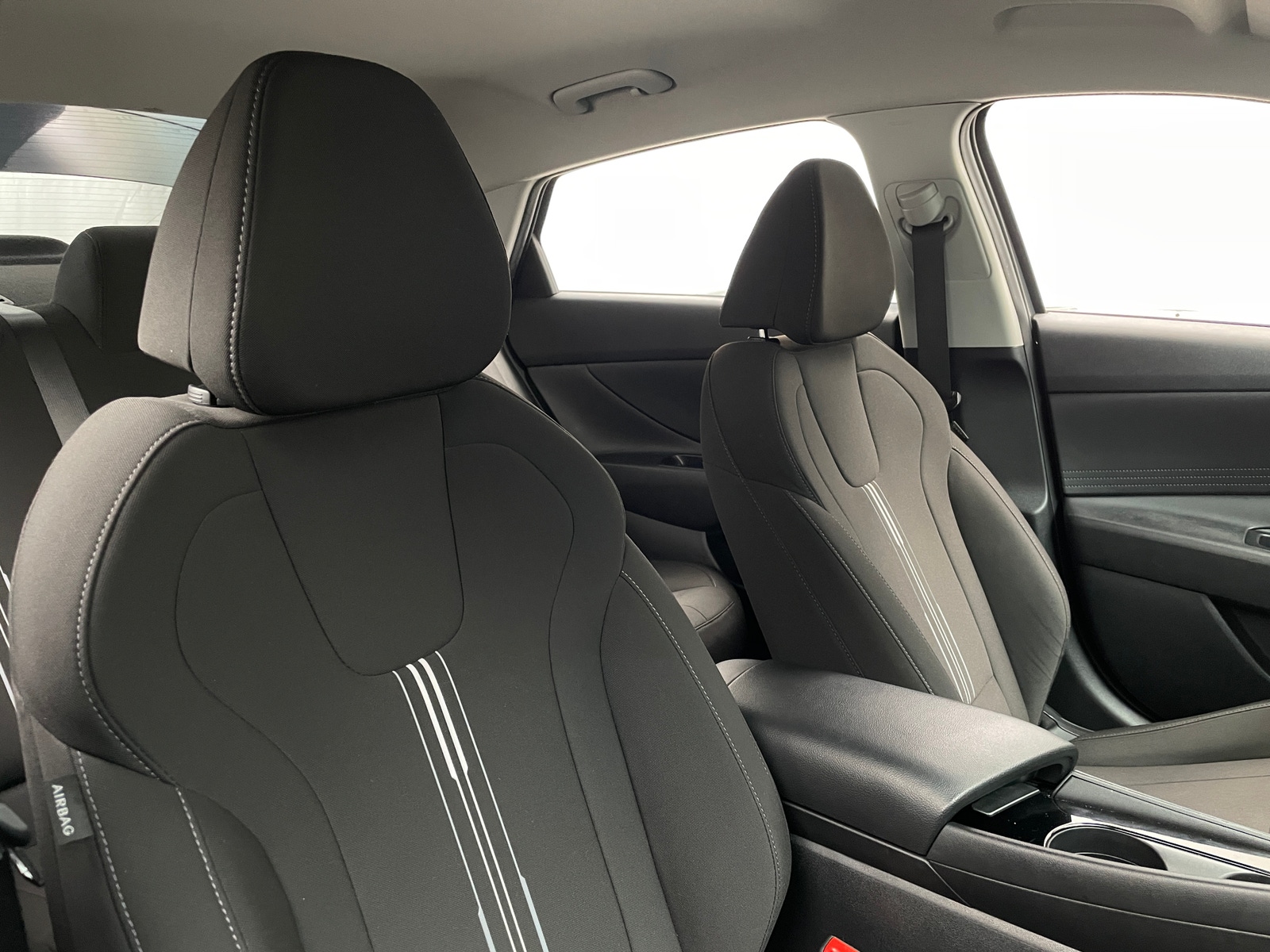 Thumbnail: 2023 Hyundai Elantra - 2