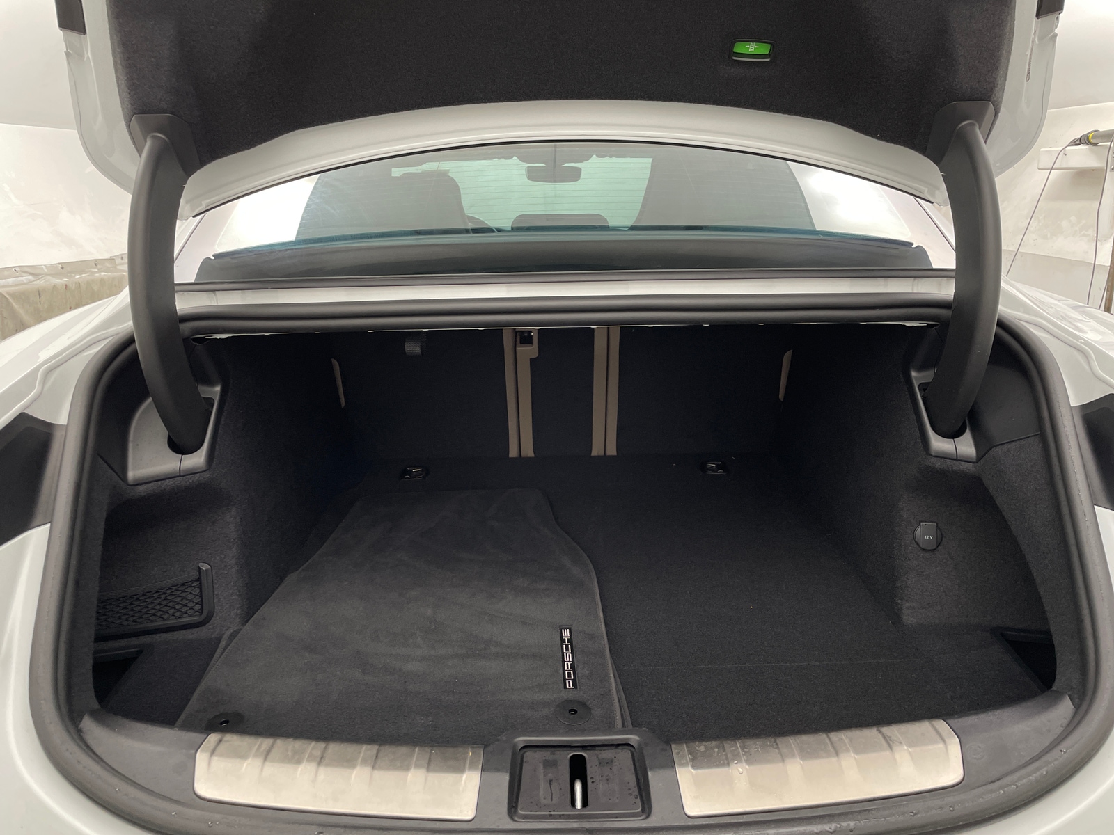 Thumbnail: 2021 Porsche Taycan - 6