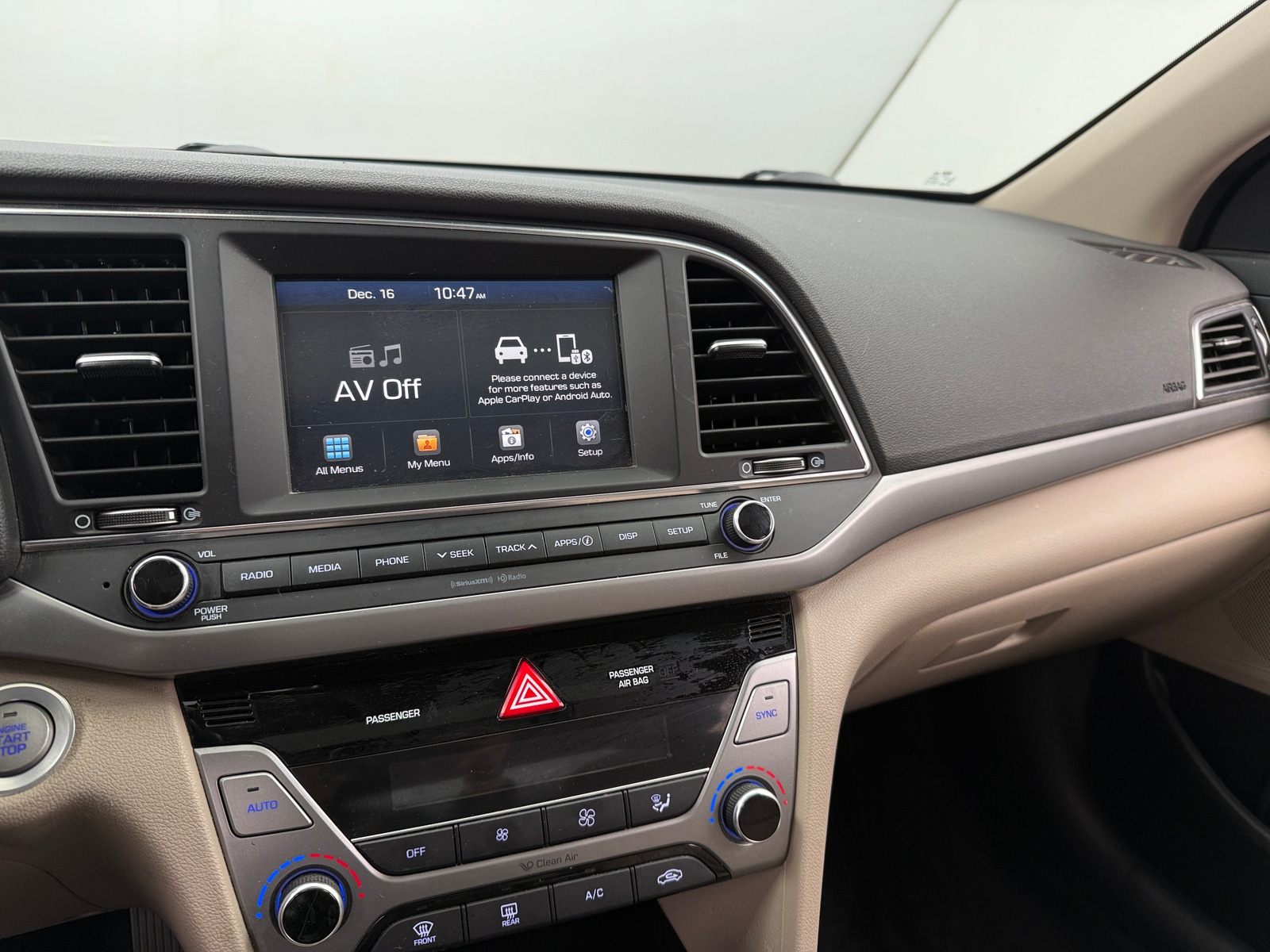 Thumbnail: 2017 Hyundai Elantra - 4