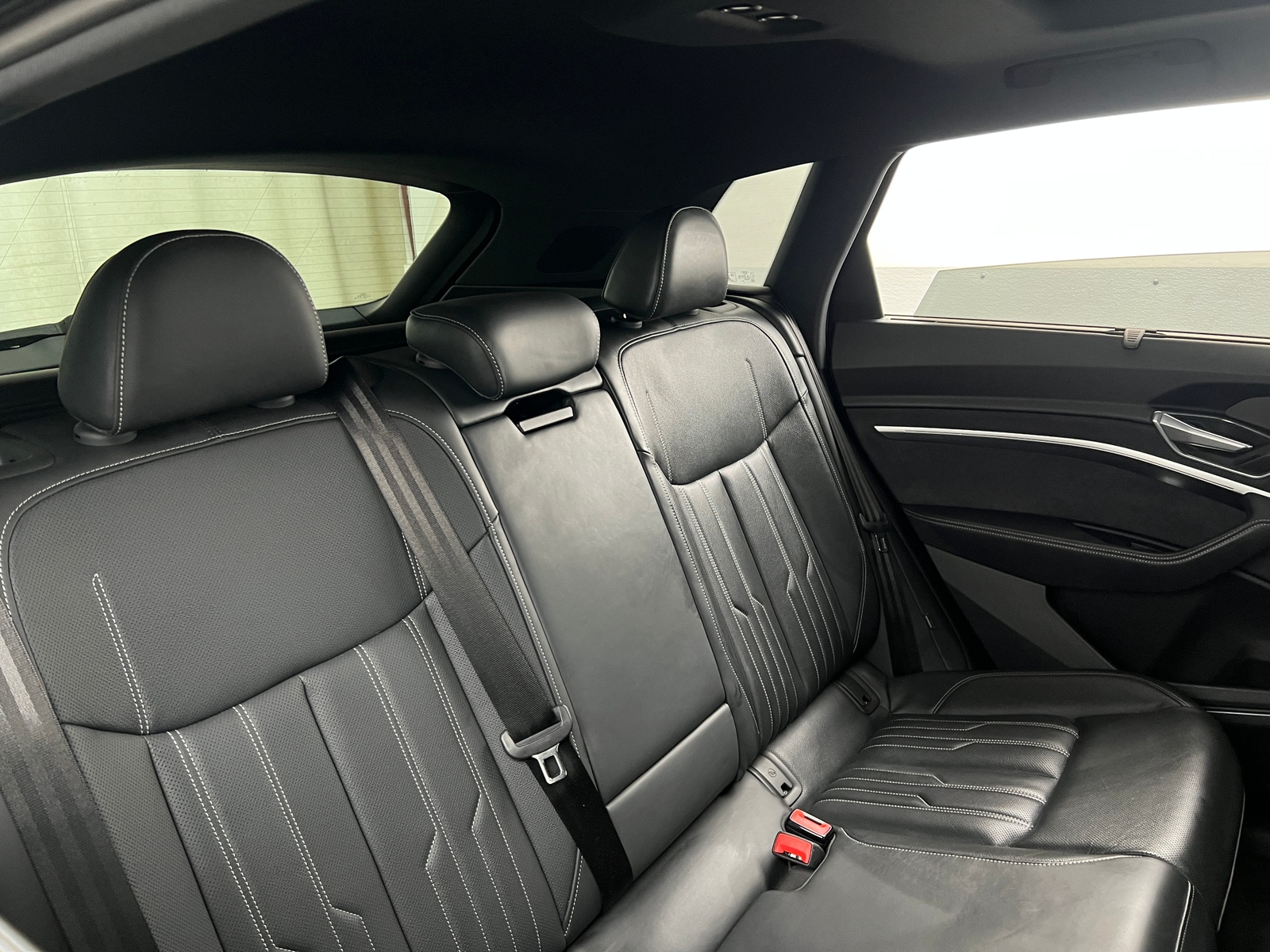 Thumbnail: 2023 Audi e-tron - 5