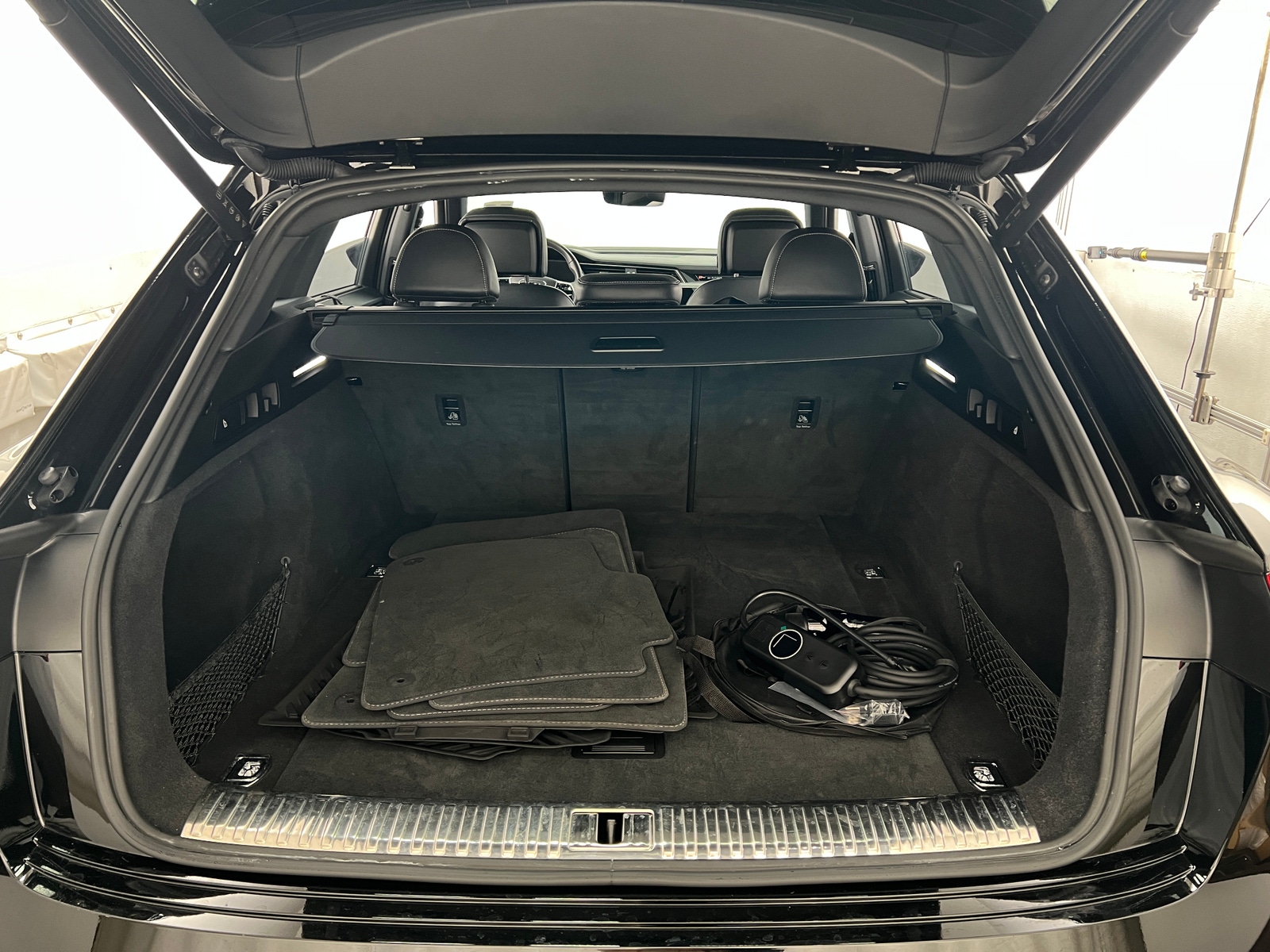 Thumbnail: 2023 Audi e-tron - 6