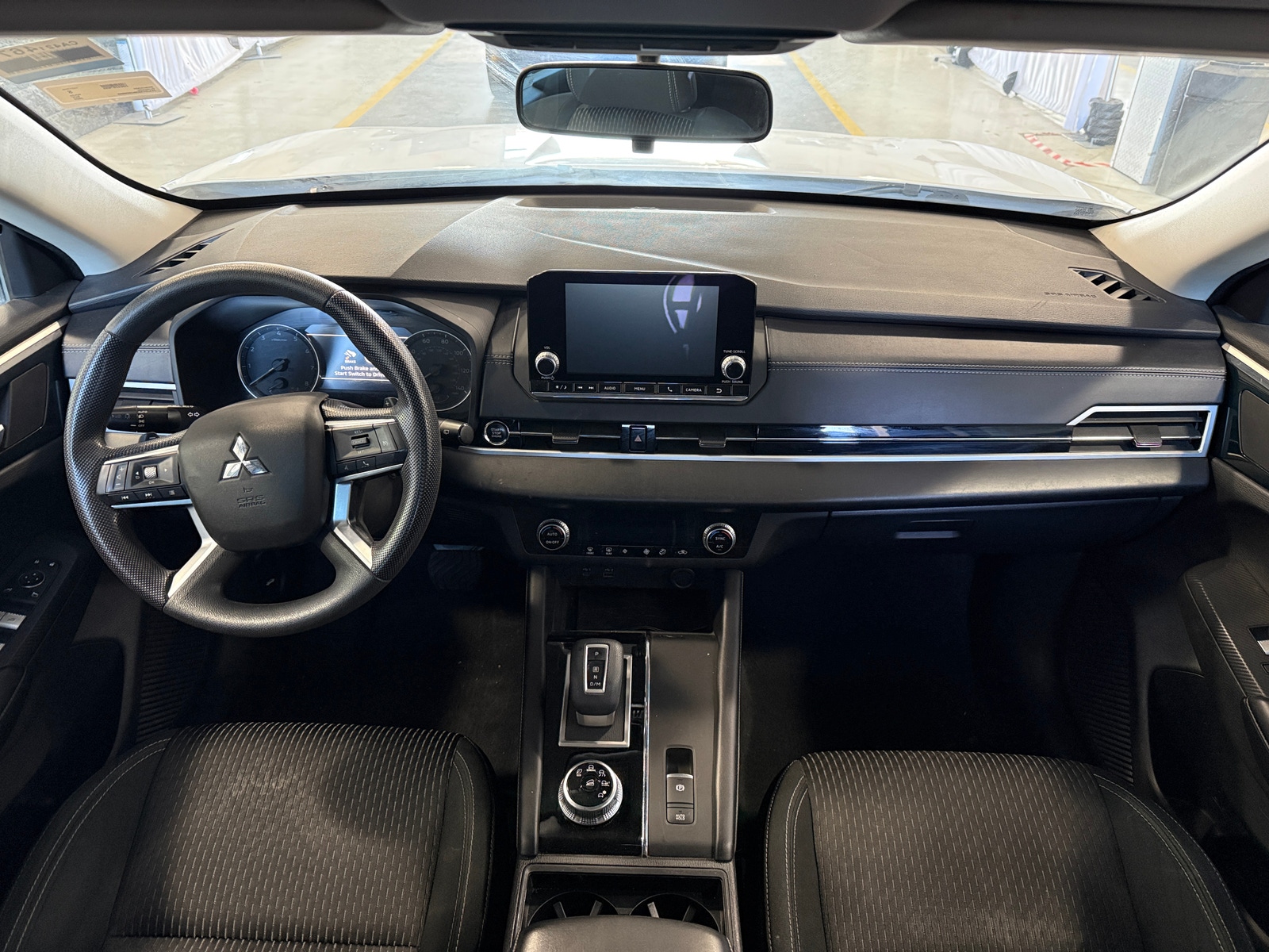 Thumbnail: 2022 Mitsubishi Outlander - 3