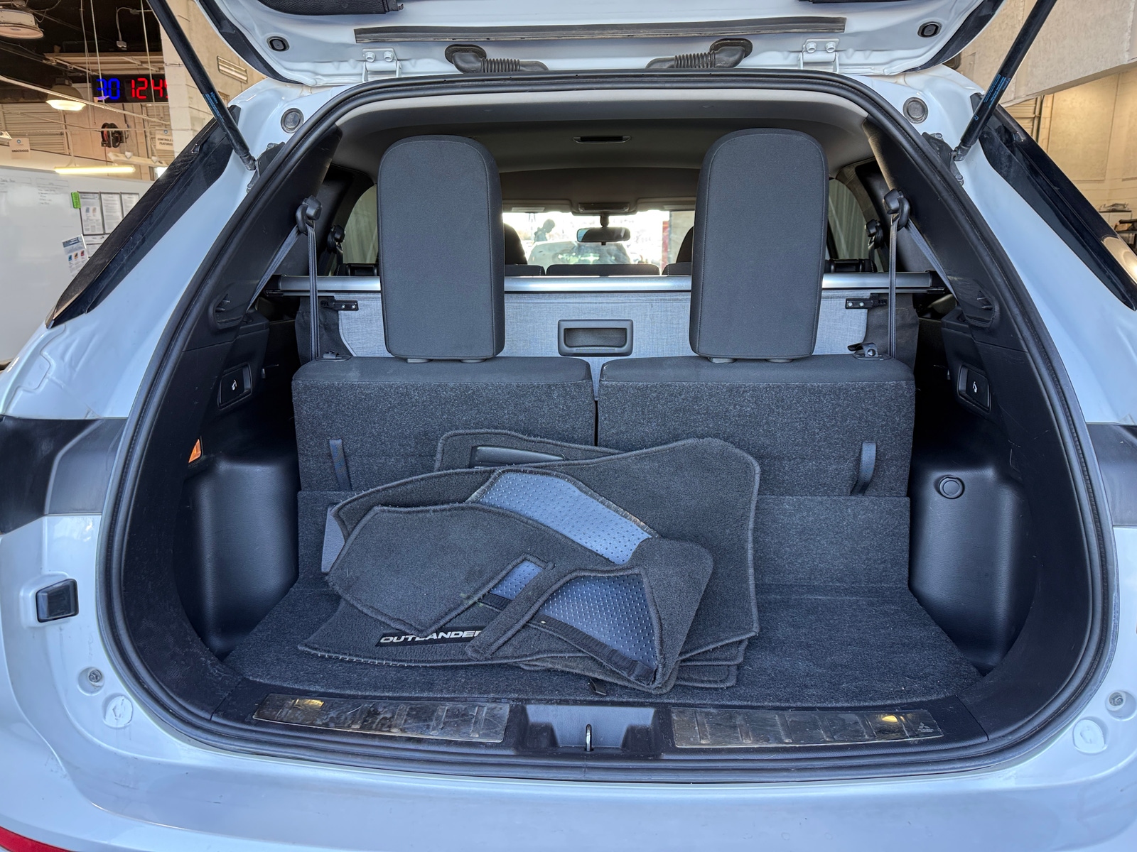 Thumbnail: 2022 Mitsubishi Outlander - 7