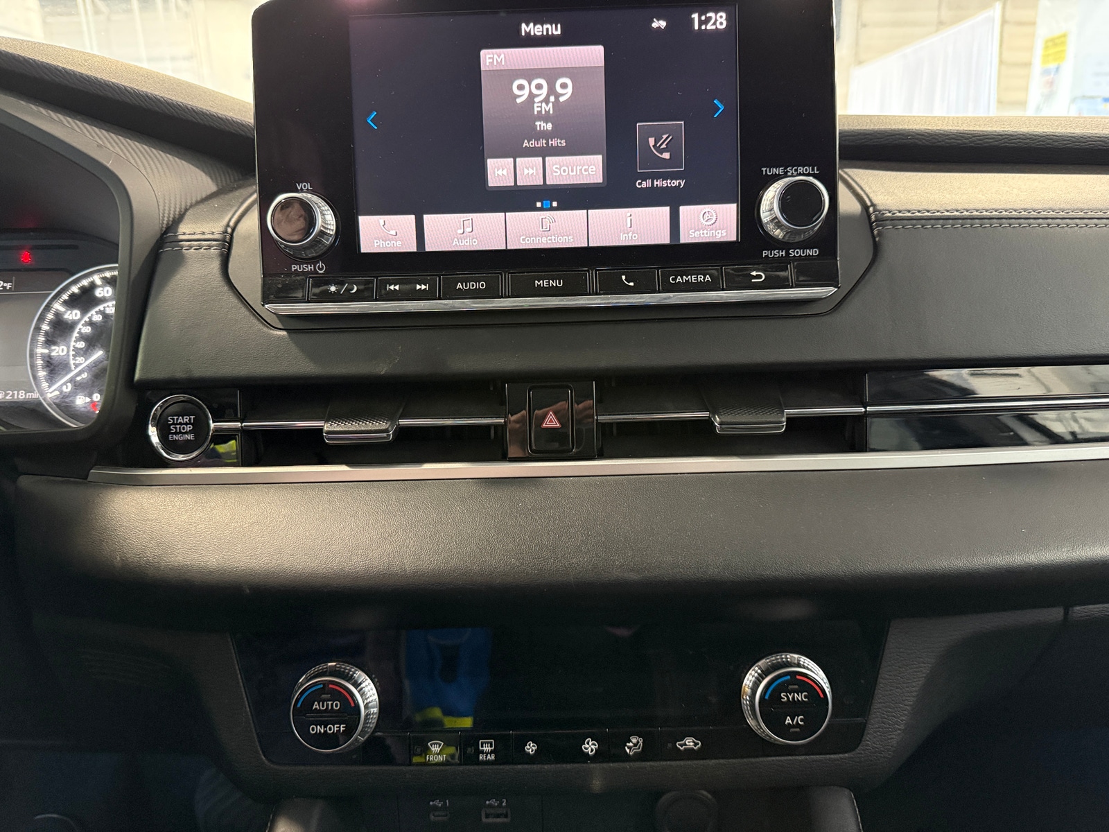 Thumbnail: 2022 Mitsubishi Outlander - 4