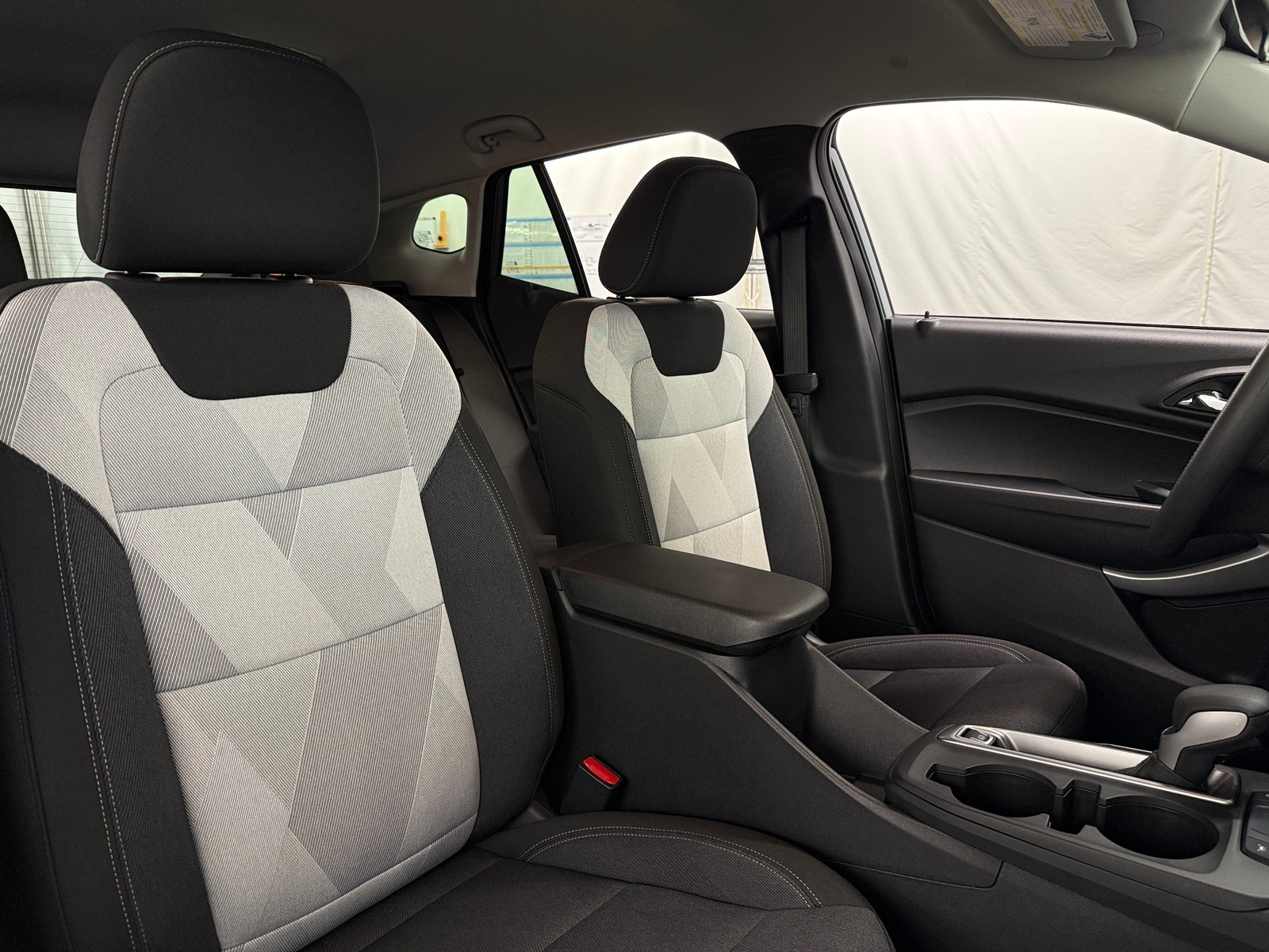 Thumbnail: 2025 Chevrolet Trax - 2