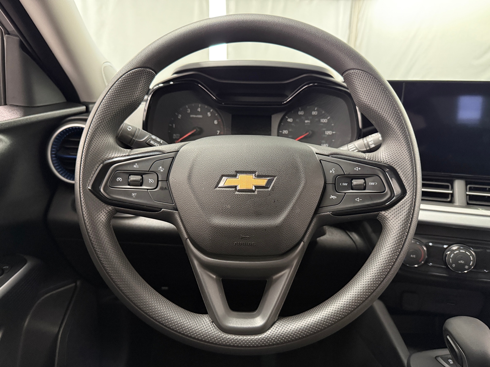 Thumbnail: 2025 Chevrolet Trax - 5