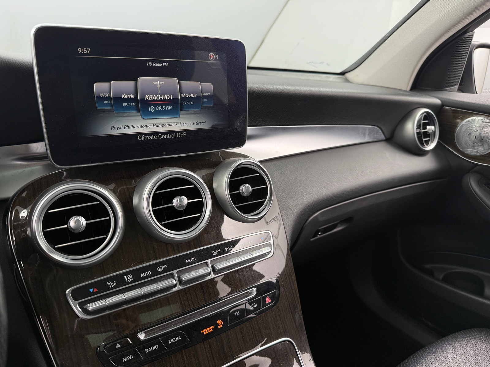 Thumbnail: 2016 Mercedes-Benz GLC - 3