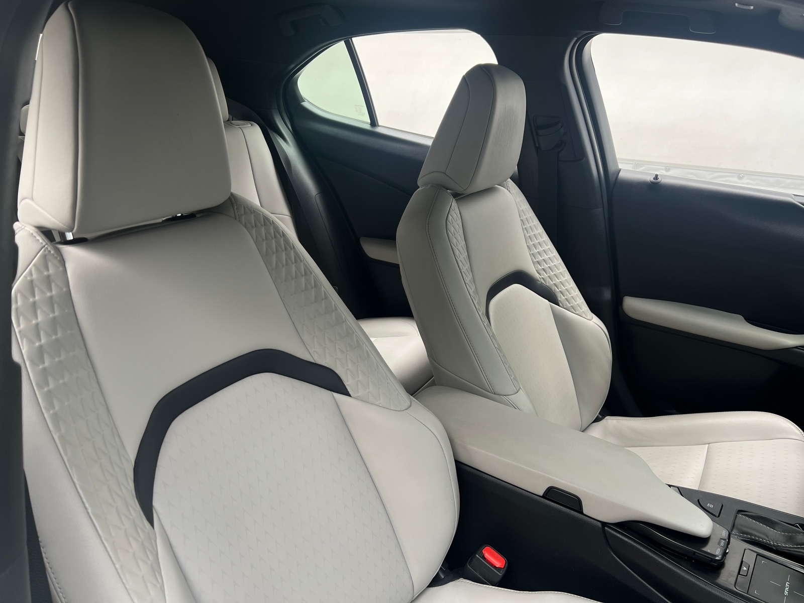 Thumbnail: 2019 Lexus UX - 2