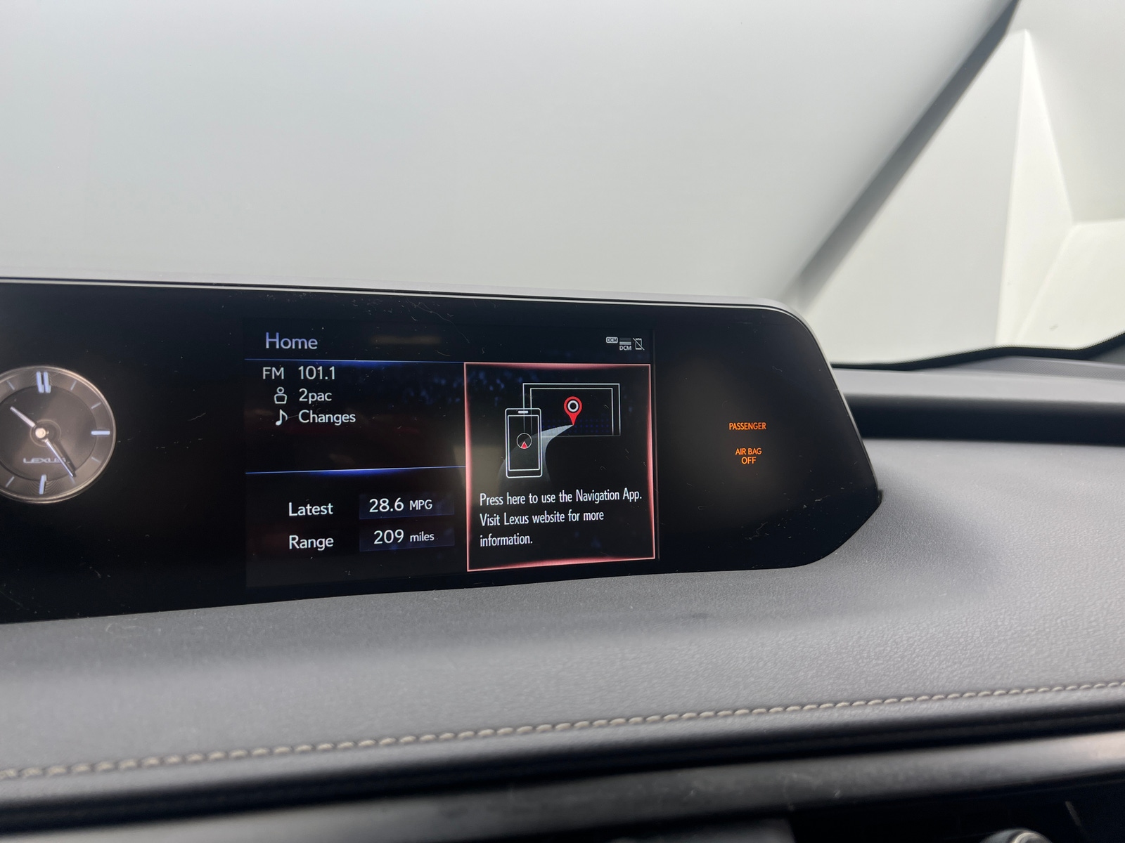 Thumbnail: 2019 Lexus UX - 4