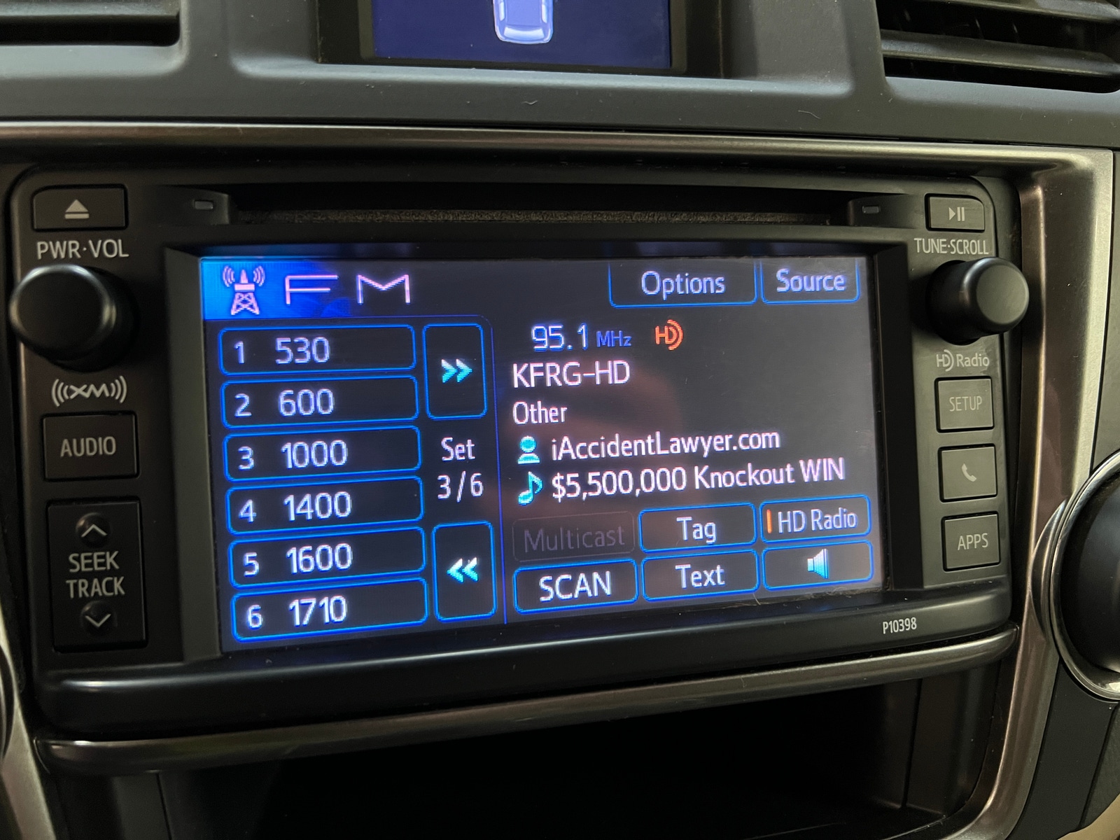 Thumbnail: 2013 Toyota Highlander - 3