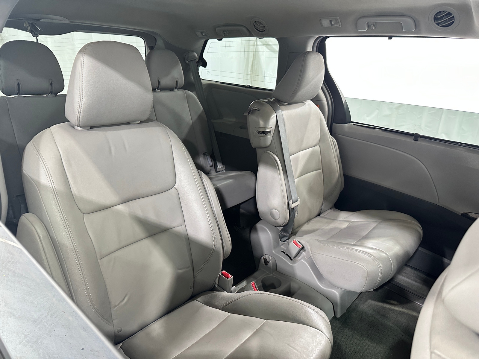 Thumbnail: 2015 Toyota Sienna - 5