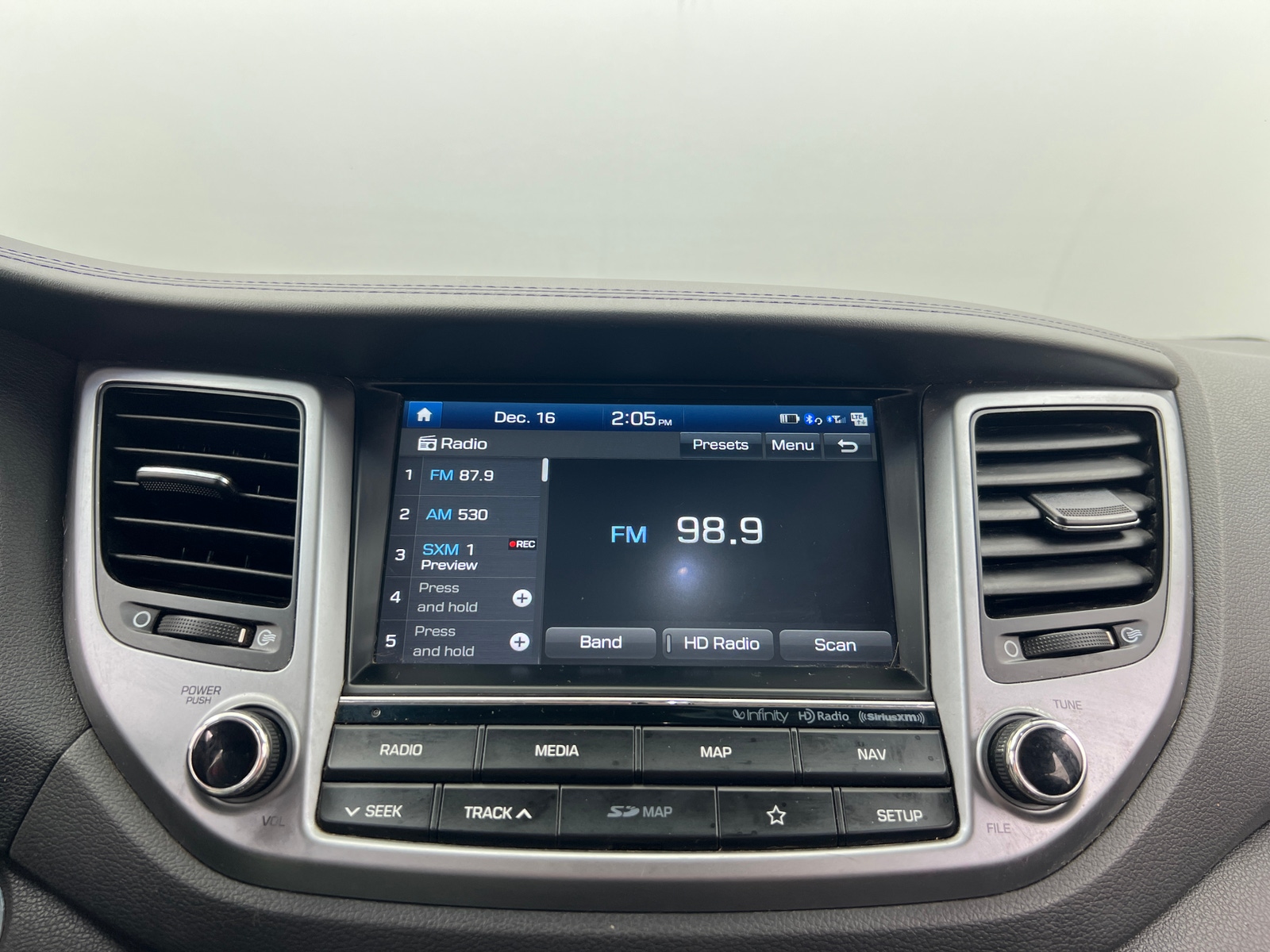 Thumbnail: 2018 Hyundai Tucson - 3