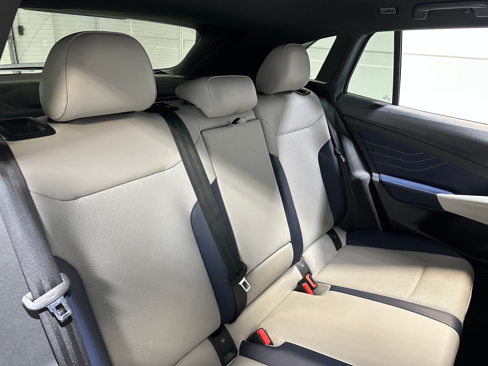 Thumbnail: 2023 Volkswagen ID.4 - 5