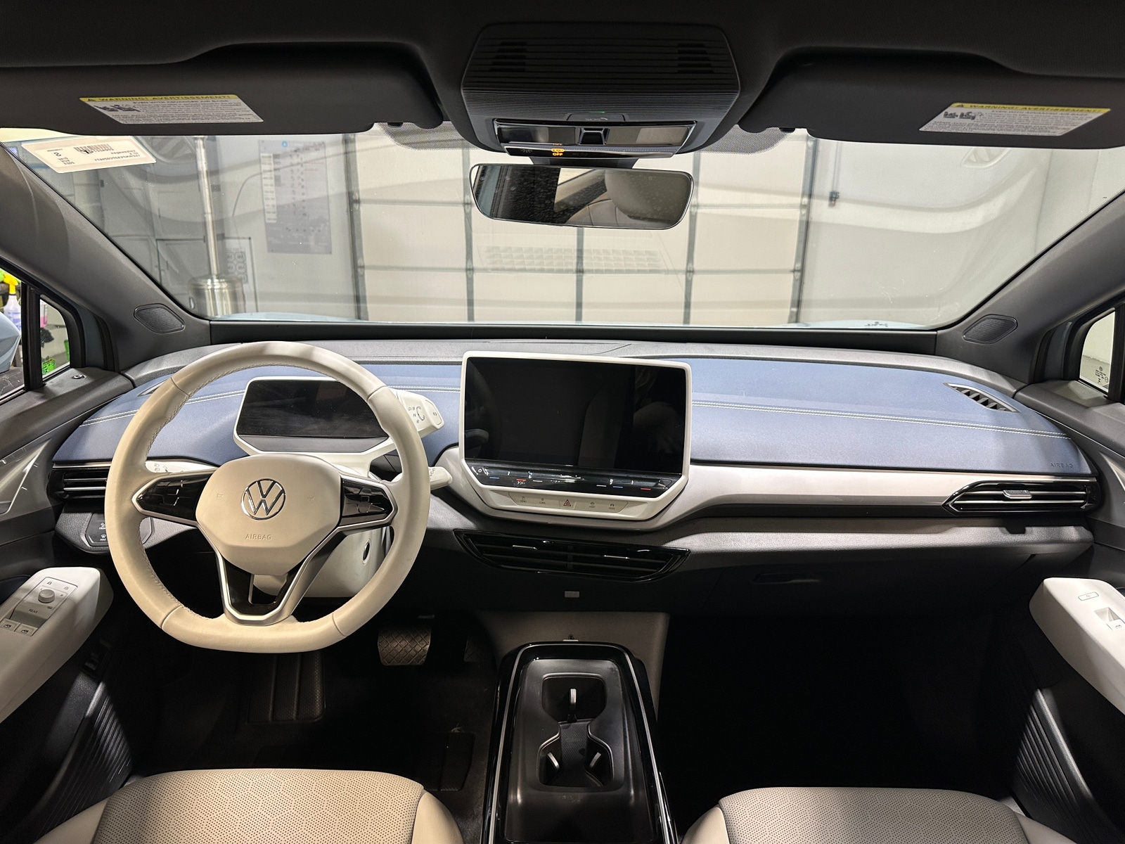 Thumbnail: 2023 Volkswagen ID.4 - 2