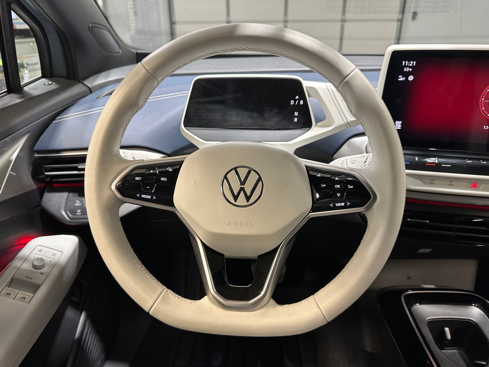 Thumbnail: 2023 Volkswagen ID.4 - 4