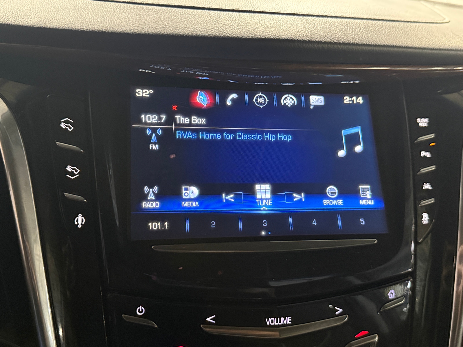 Thumbnail: 2016 Cadillac Escalade - 3