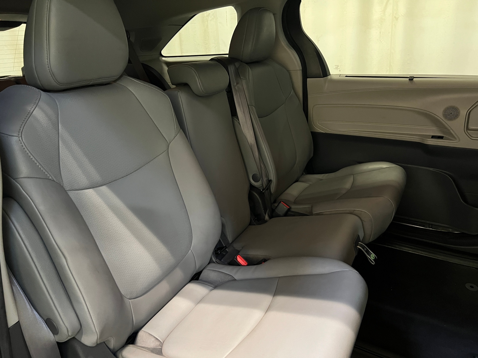 Thumbnail: 2021 Toyota Sienna - 5