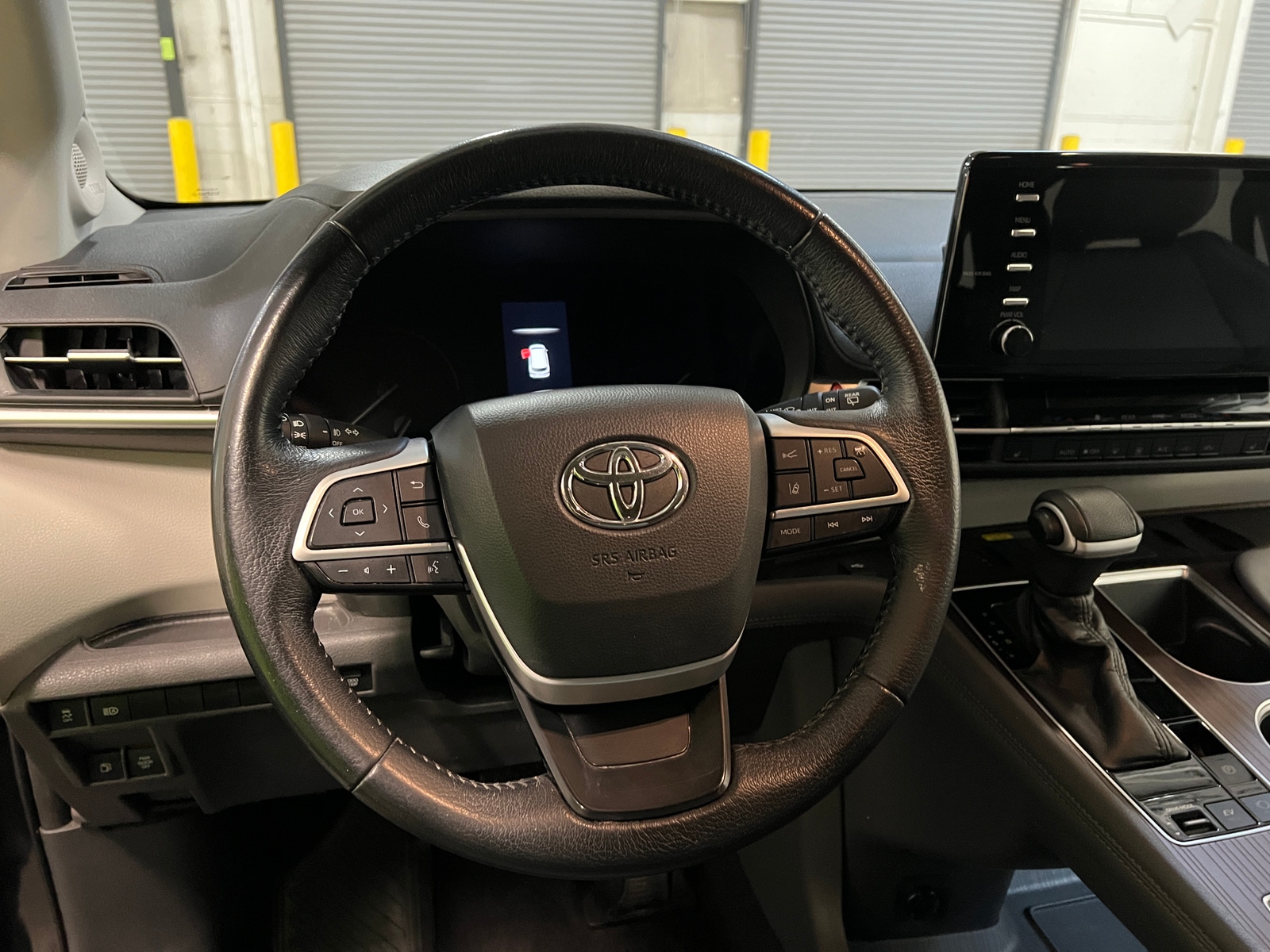 Thumbnail: 2021 Toyota Sienna - 4