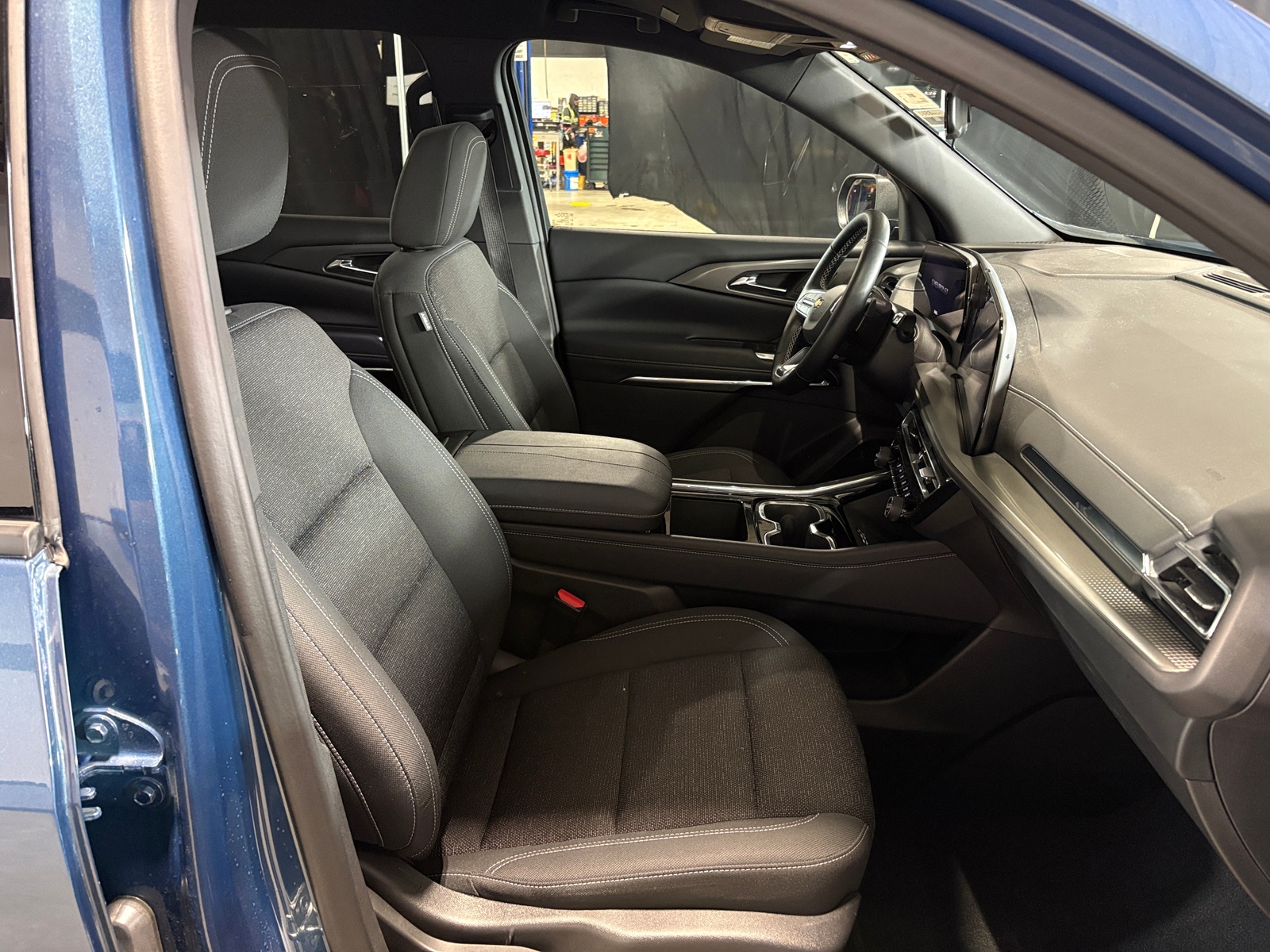 Thumbnail: 2025 Chevrolet Traverse - 2