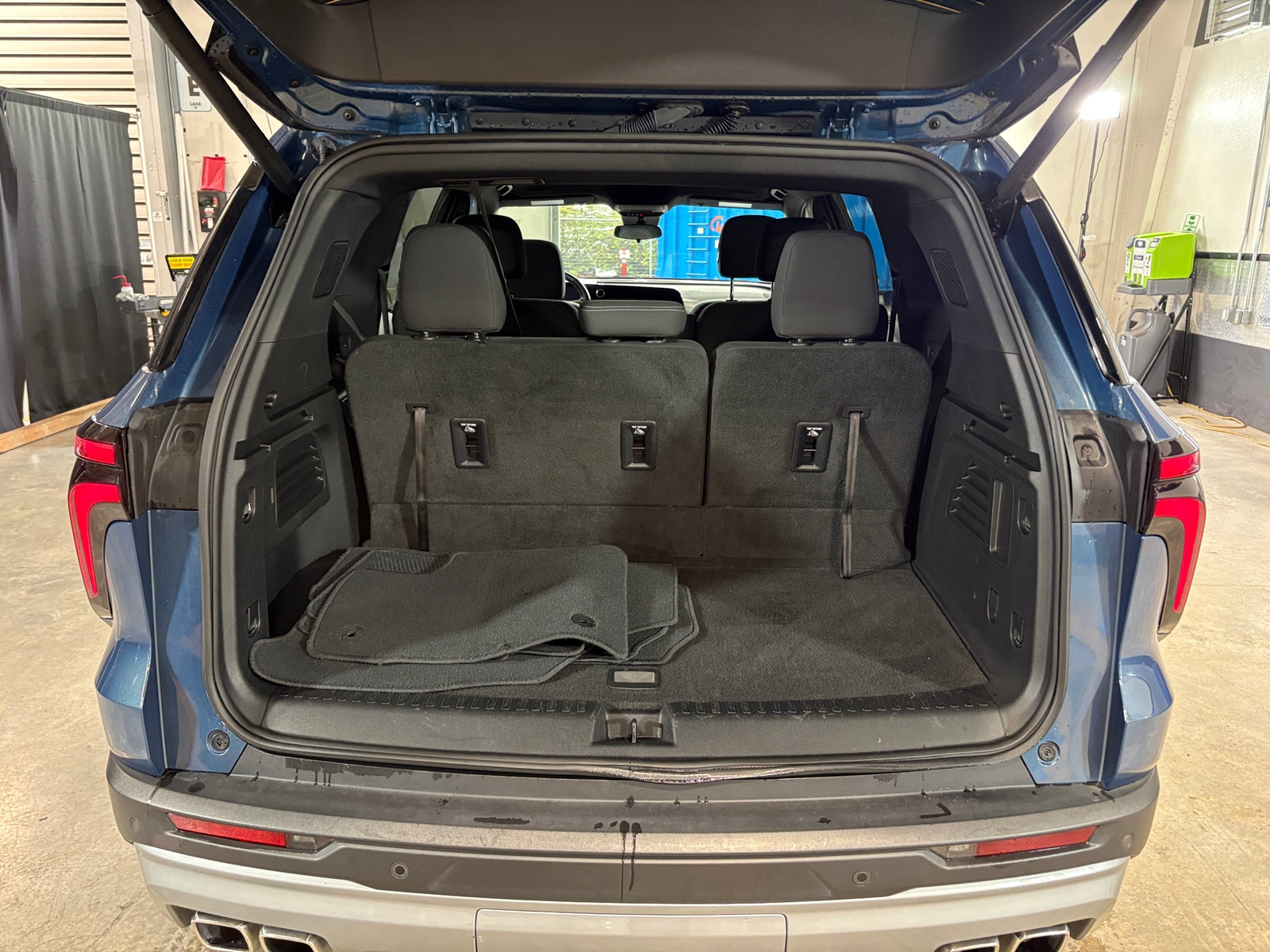 Thumbnail: 2025 Chevrolet Traverse - 7