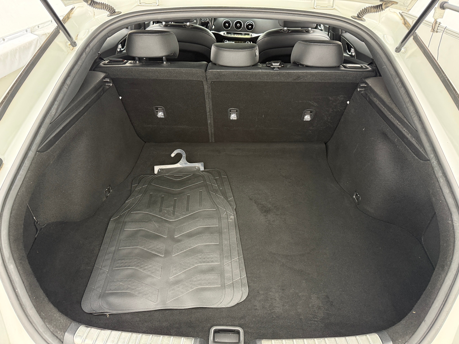 Thumbnail: 2022 Kia Stinger - 6