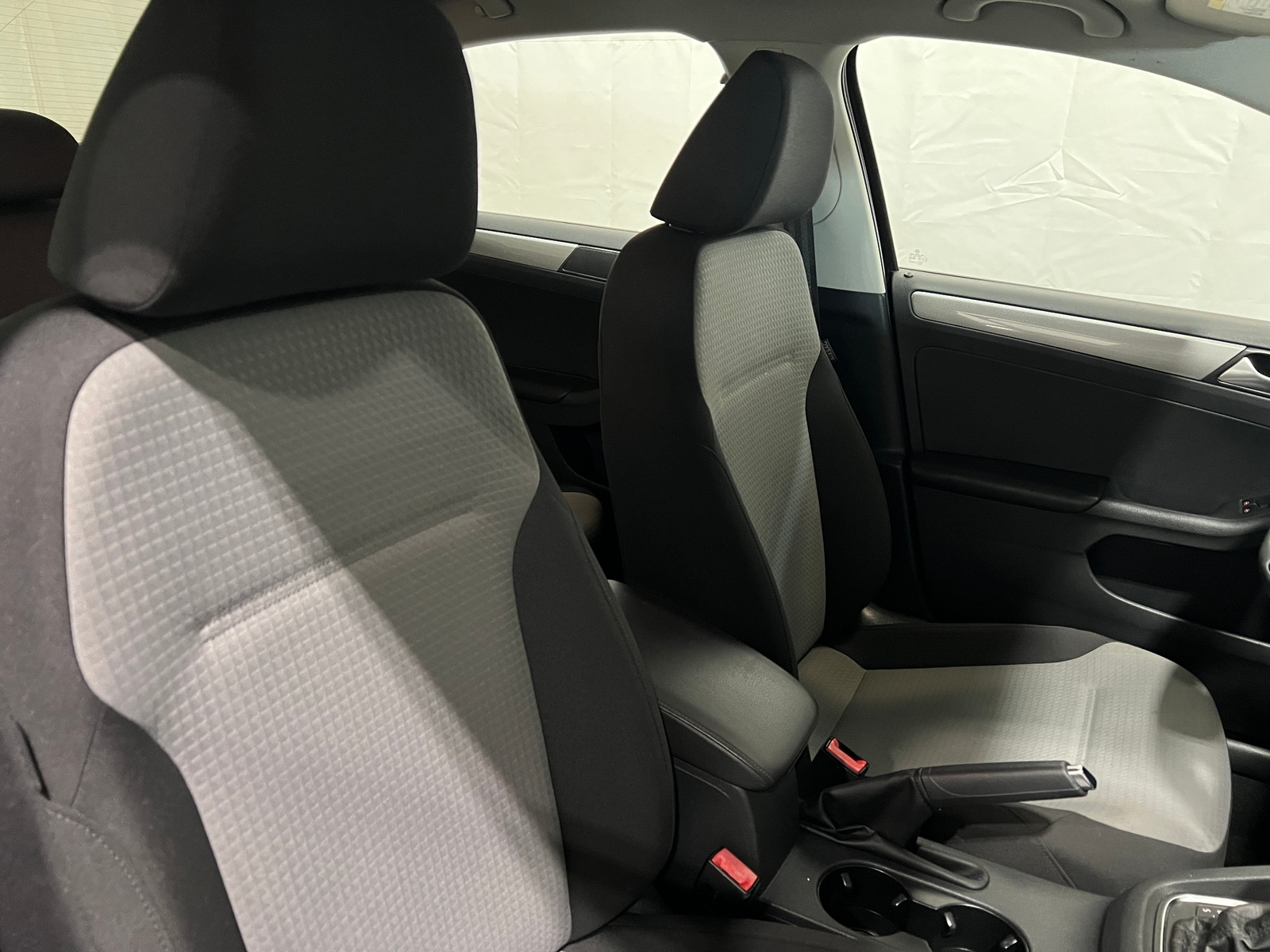 Thumbnail: 2017 Volkswagen Jetta - 2