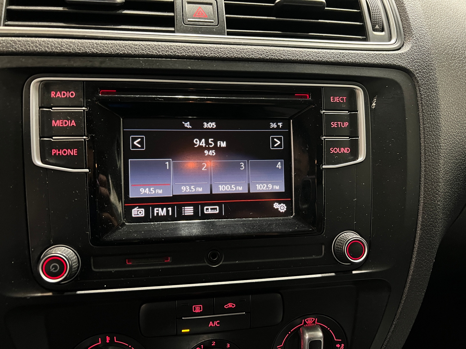 Thumbnail: 2017 Volkswagen Jetta - 4