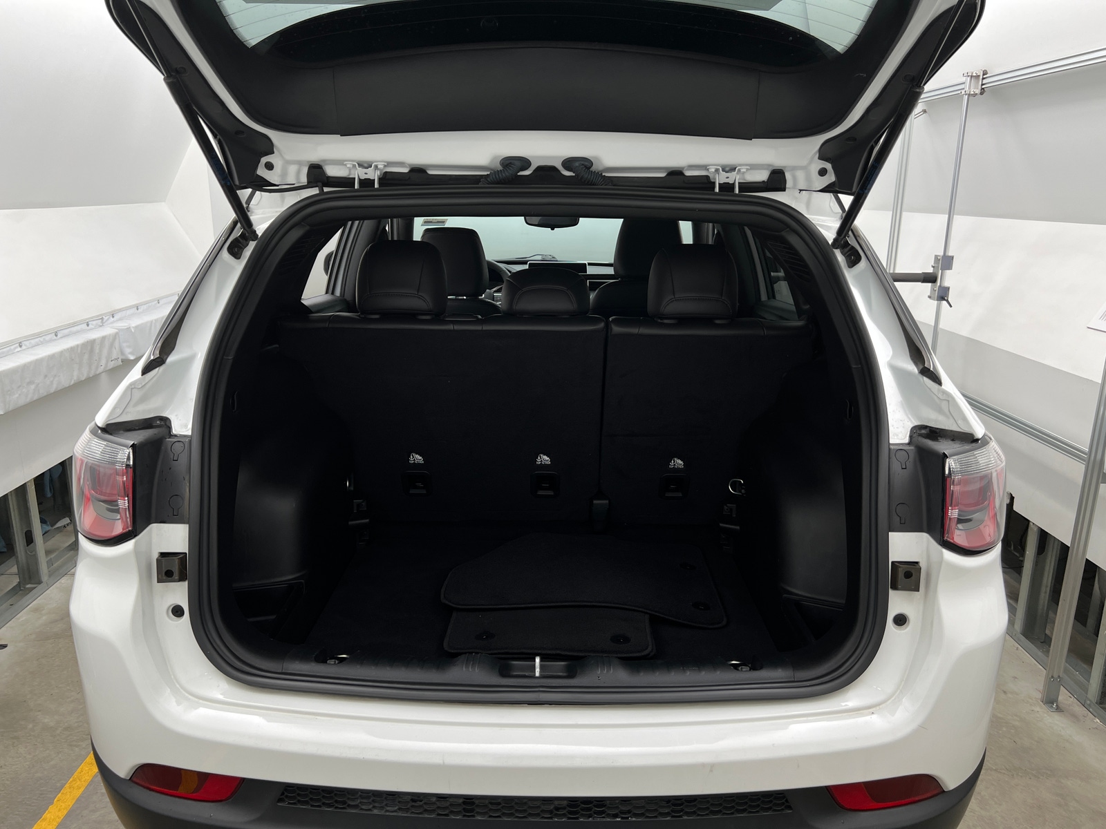 Thumbnail: 2022 Jeep Compass - 7