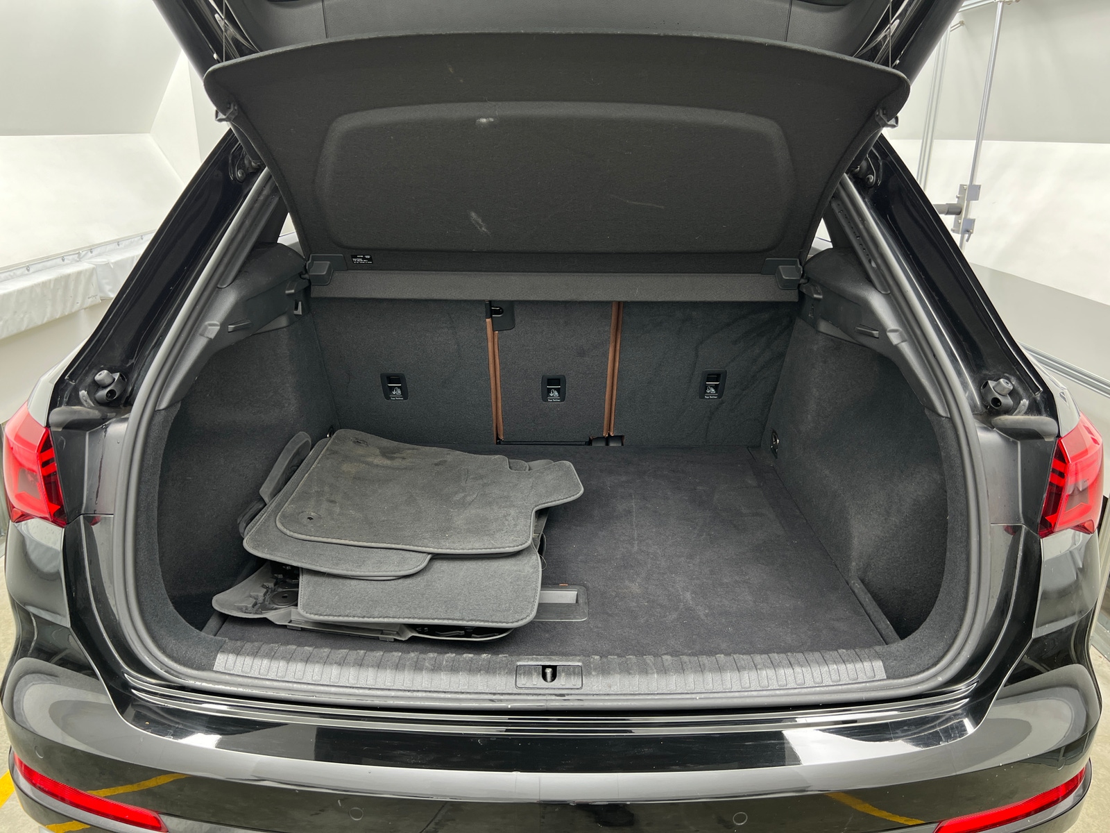 Thumbnail: 2022 Audi Q3 - 6