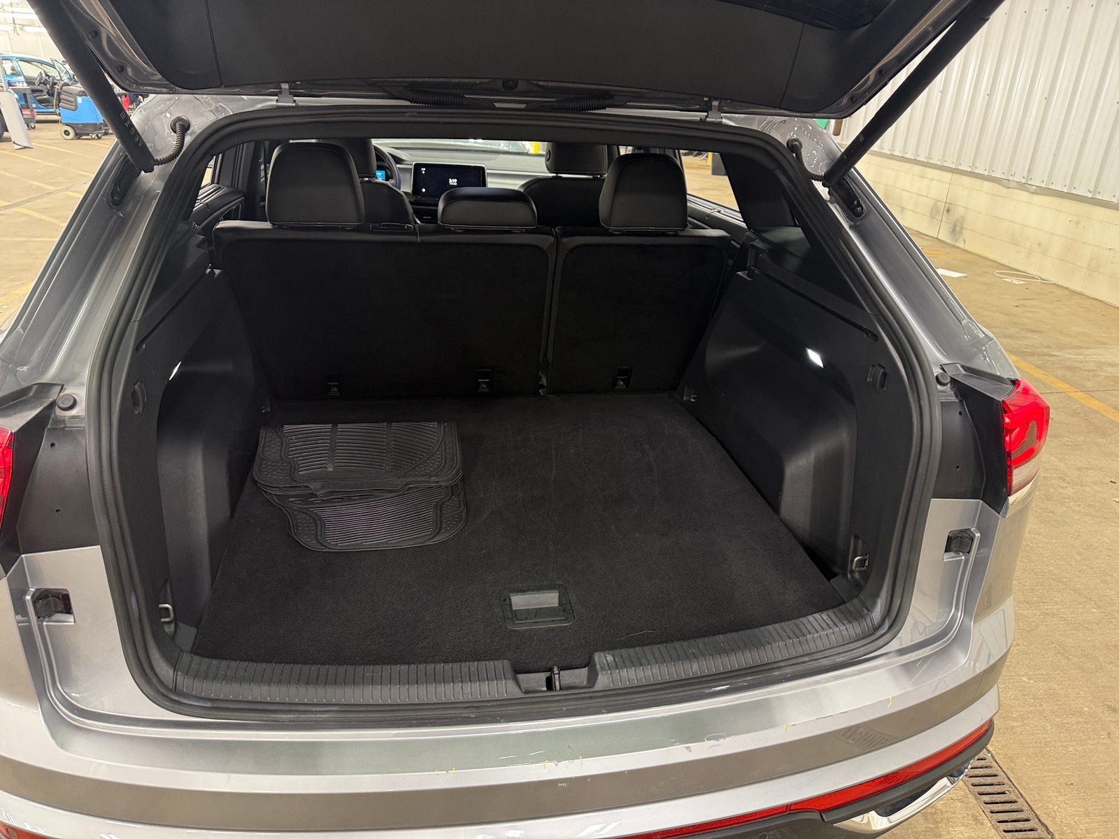 Thumbnail: 2025 Volkswagen Atlas - 6