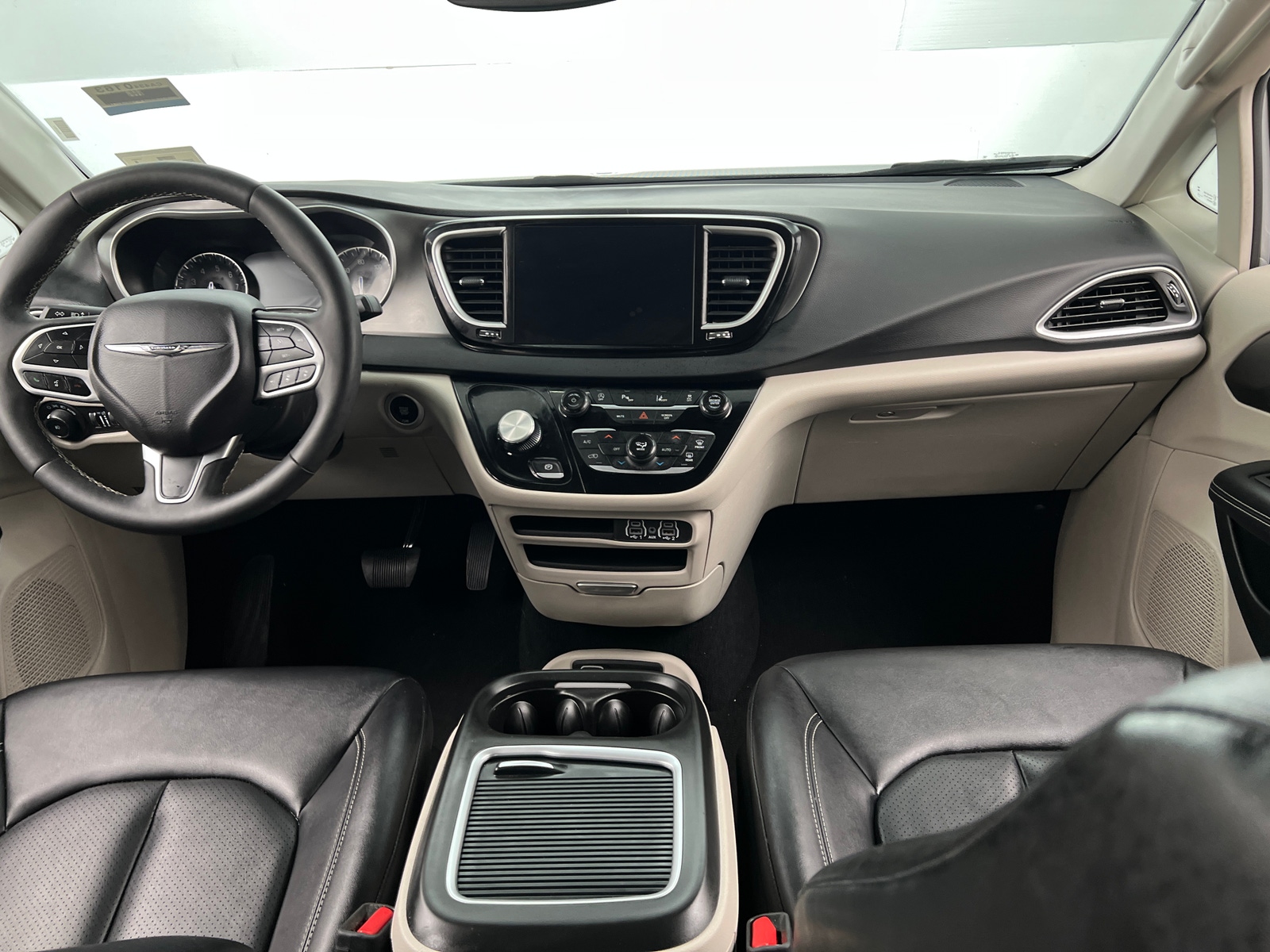 Thumbnail: 2024 Chrysler Pacifica - 3