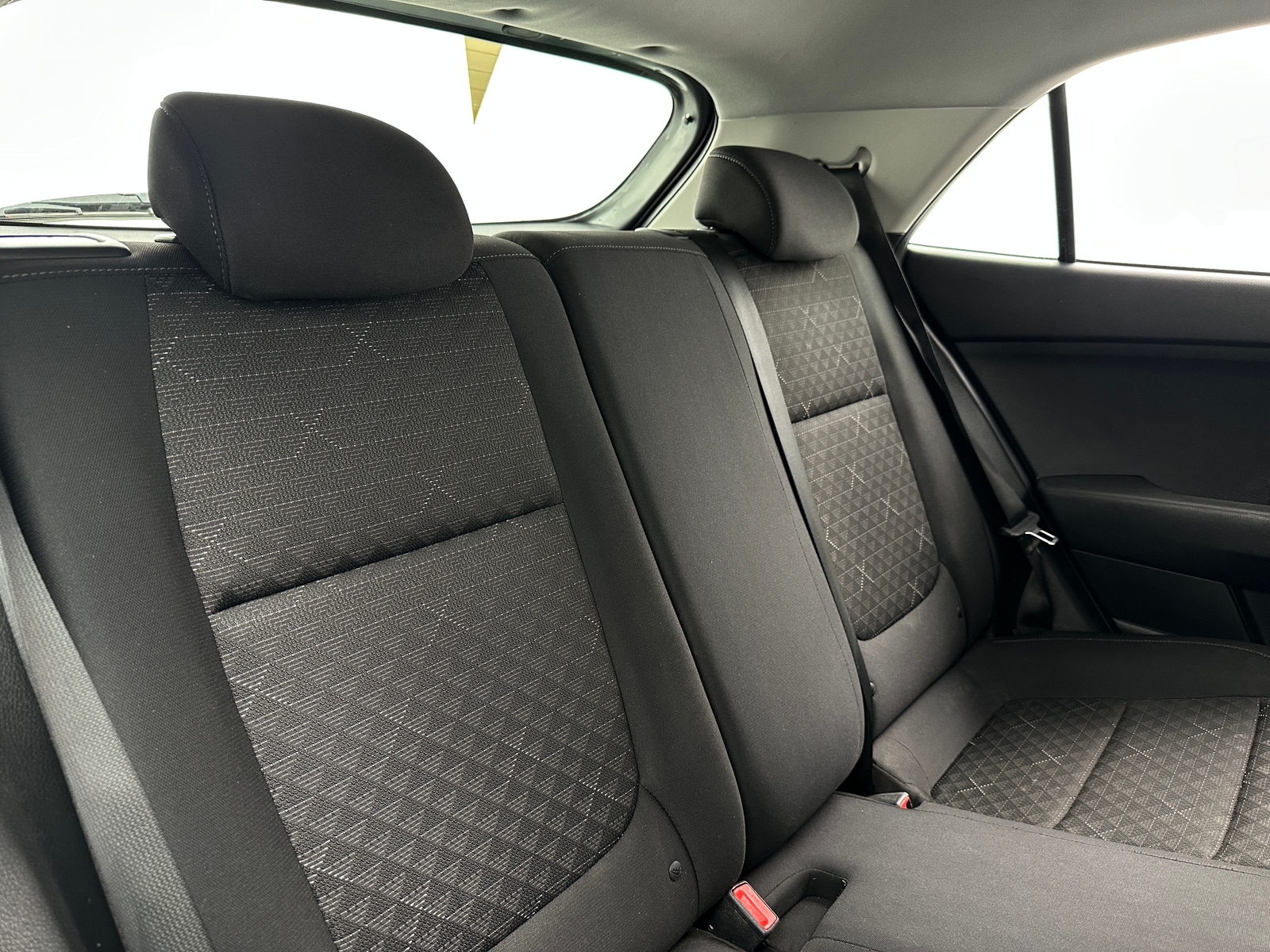 Thumbnail: 2022 Kia Rio - 6