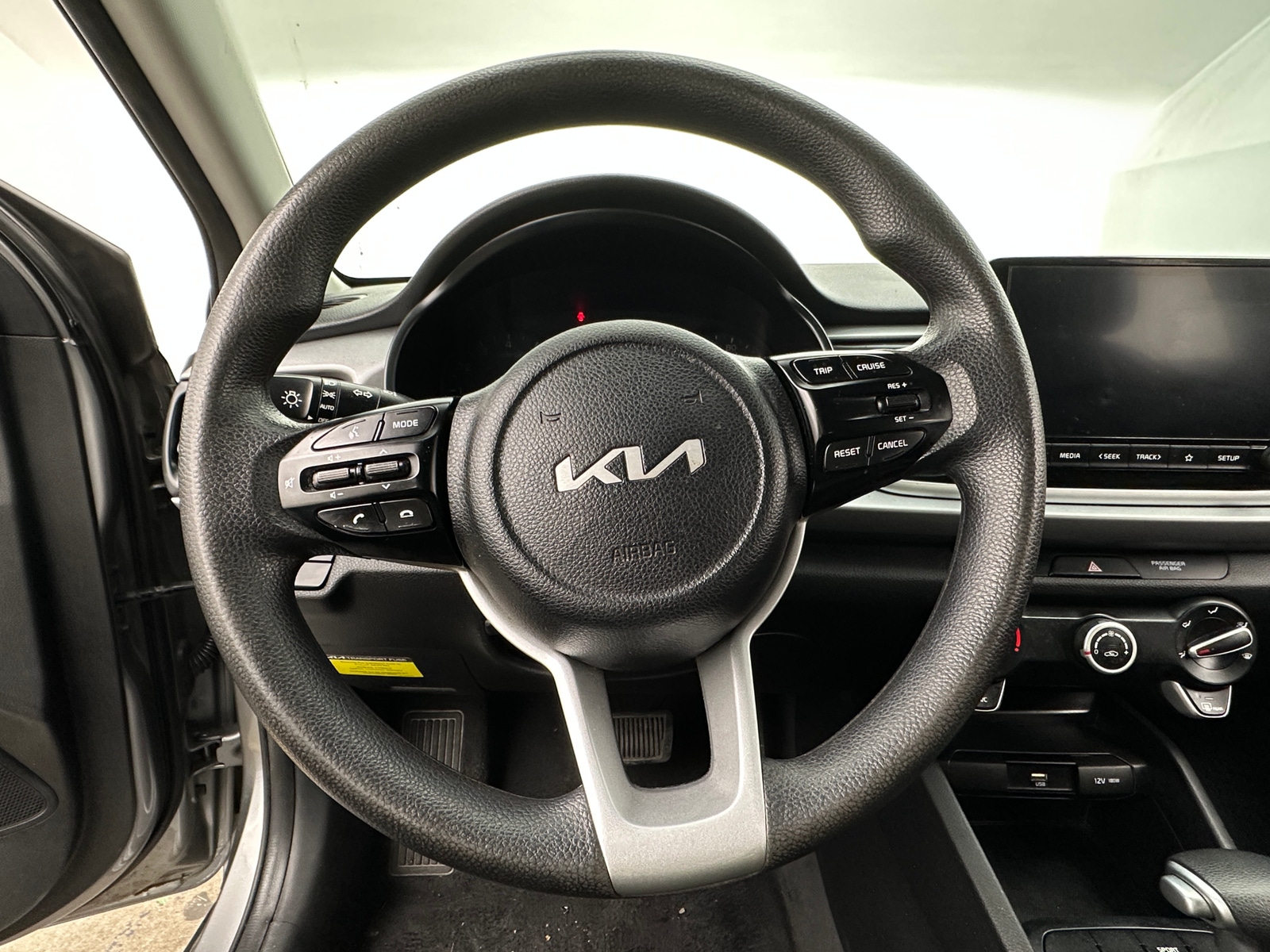 Thumbnail: 2022 Kia Rio - 5