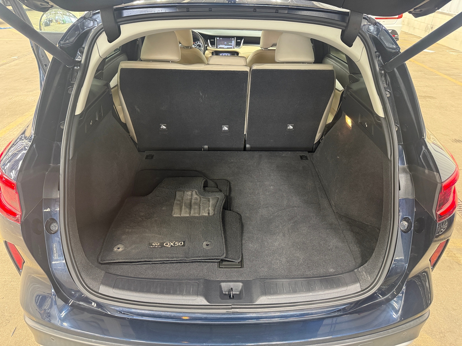 Thumbnail: 2019 INFINITI QX50 - 7