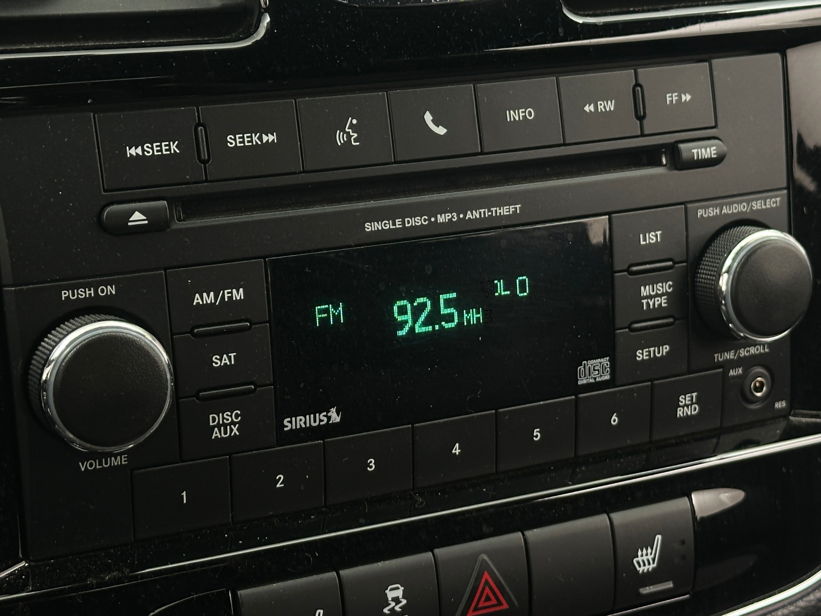 Thumbnail: 2013 Chrysler 200 - 4