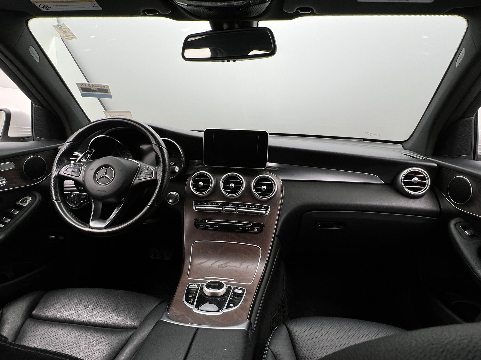 Thumbnail: 2019 Mercedes-Benz GLC - 2