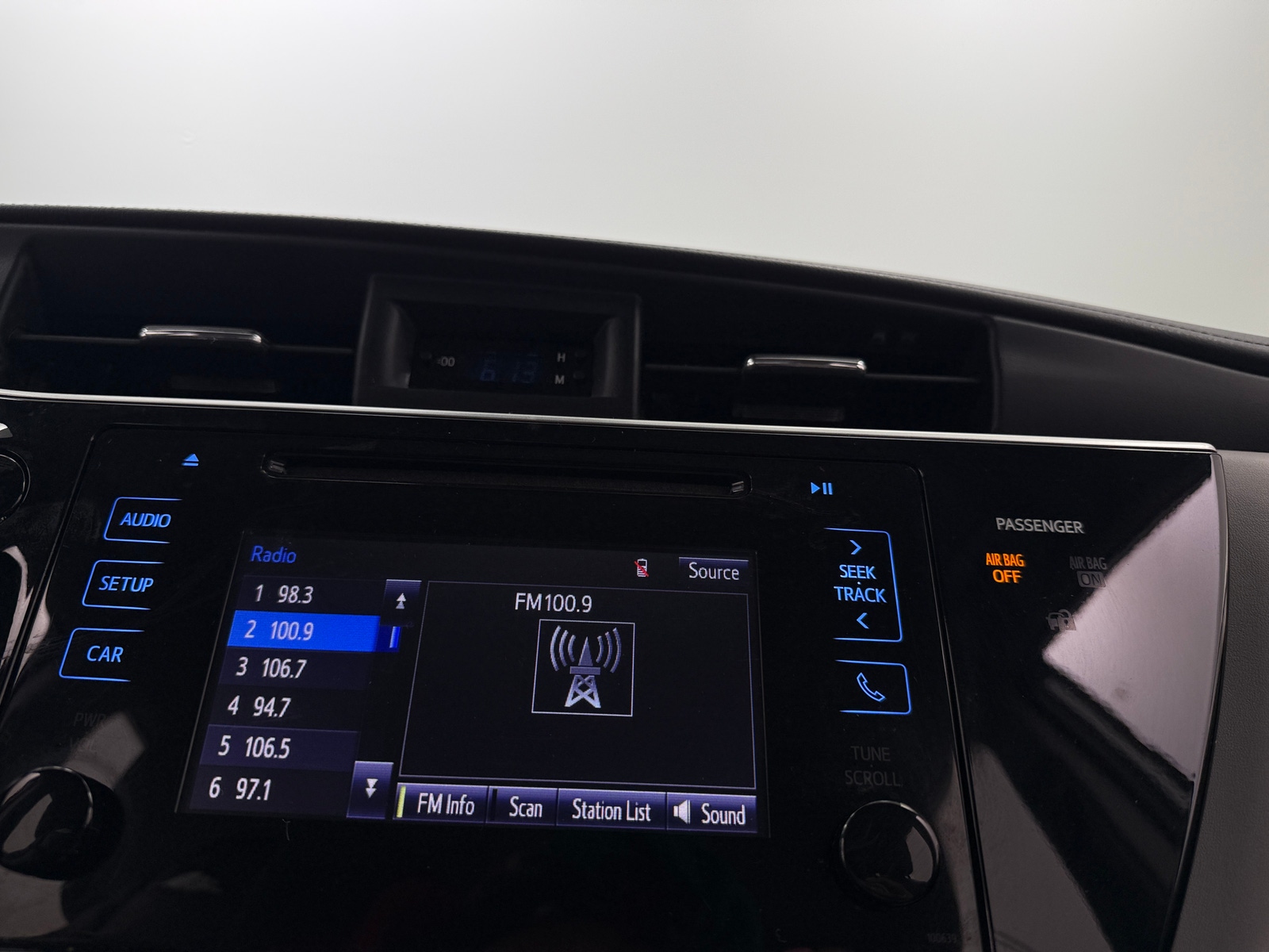 Thumbnail: 2017 Toyota Corolla - 4