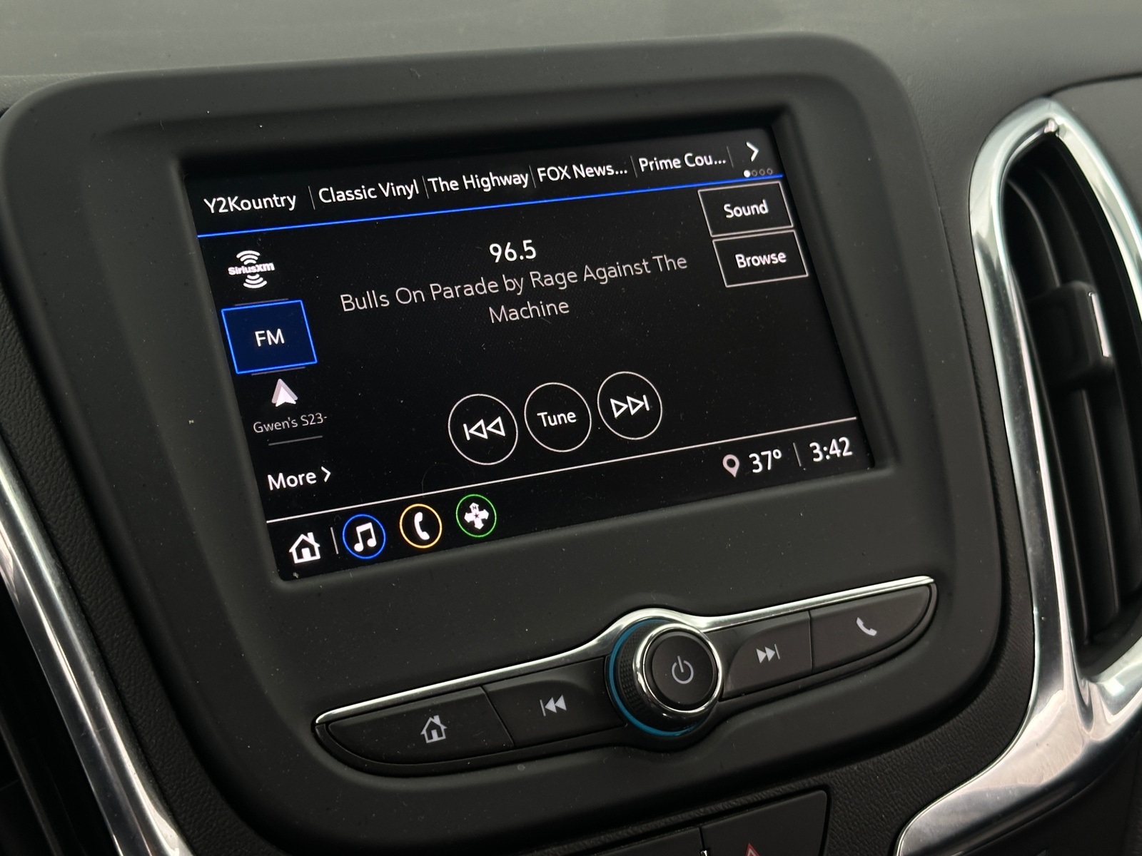 Thumbnail: 2023 Chevrolet Equinox - 4